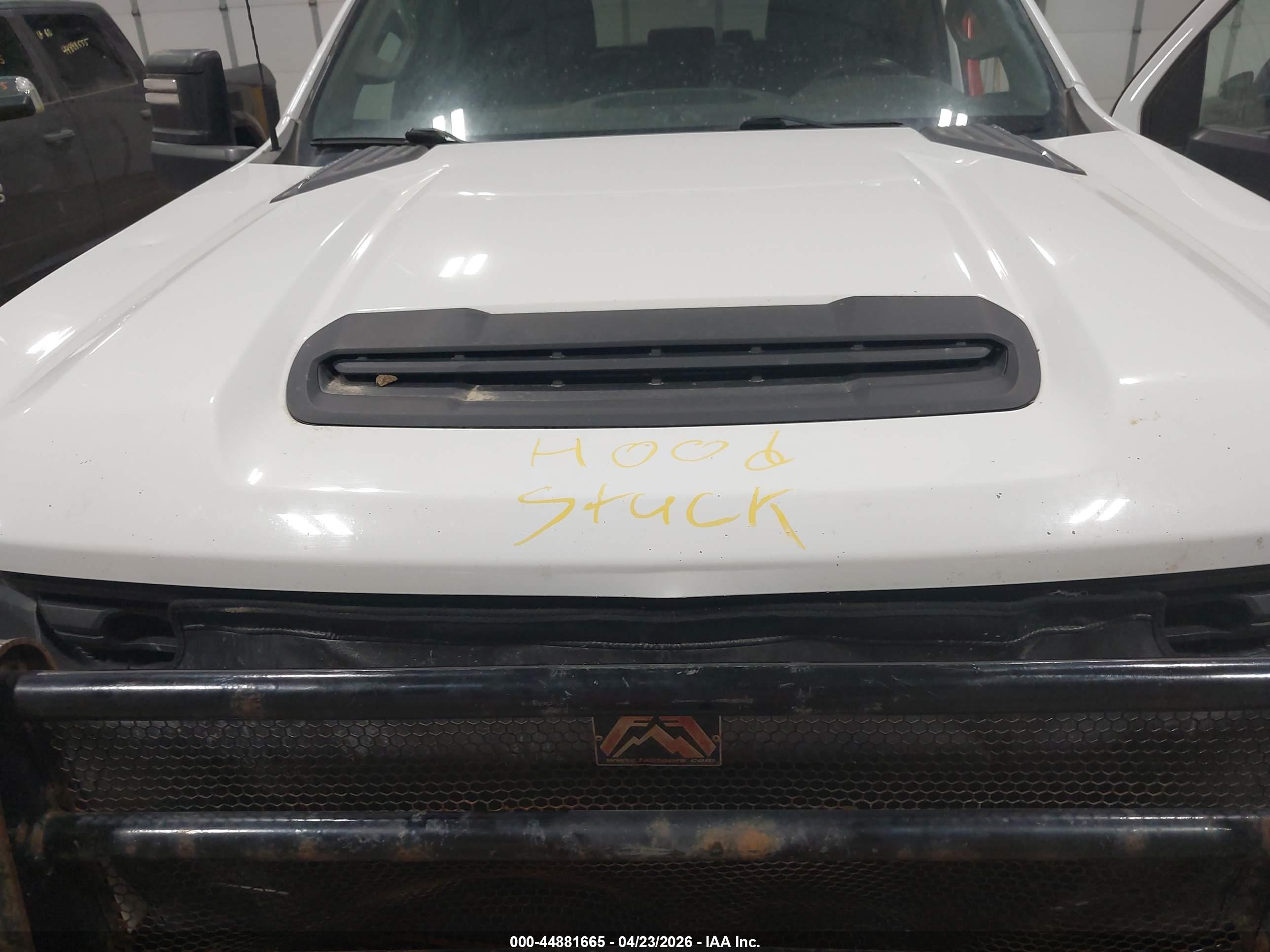 CHEVROLET SILVERADO image 10