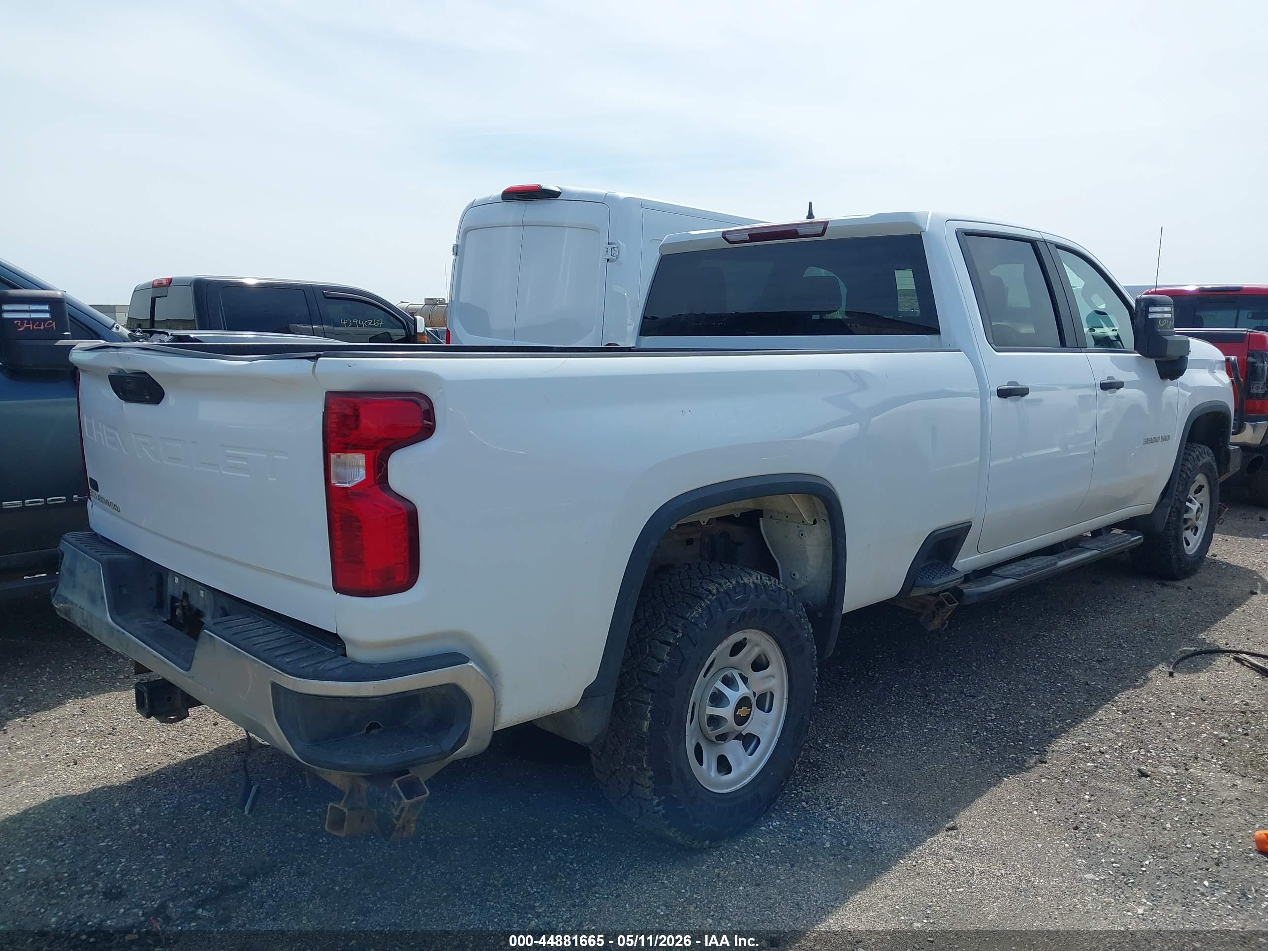 CHEVROLET SILVERADO image 4