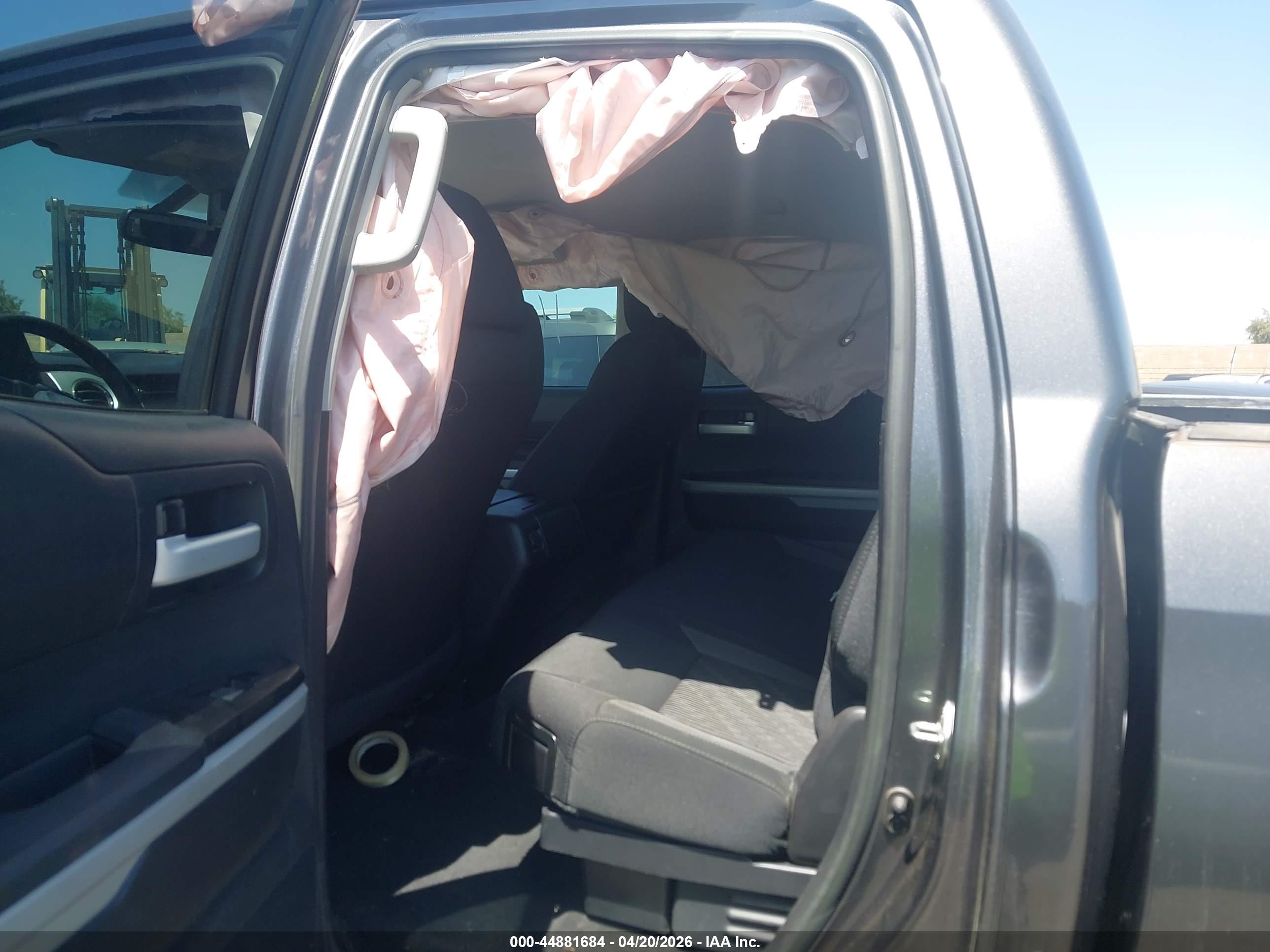 TOYOTA TUNDRA image 8
