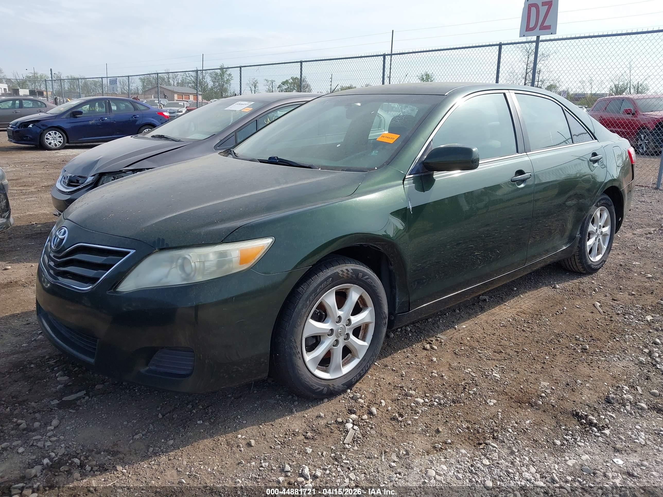 TOYOTA CAMRY image 2