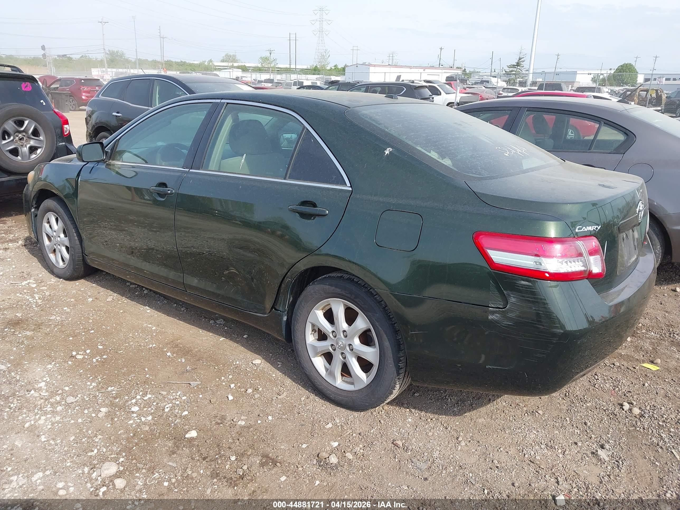 TOYOTA CAMRY image 3