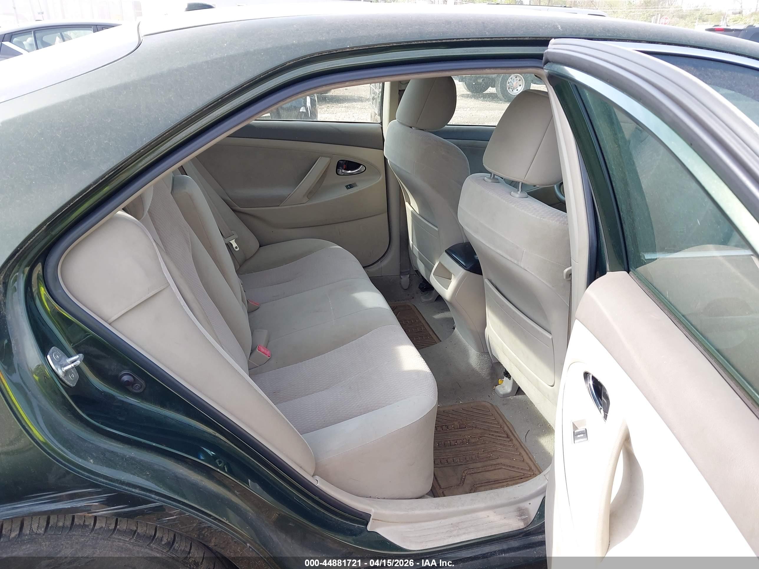 TOYOTA CAMRY image 8