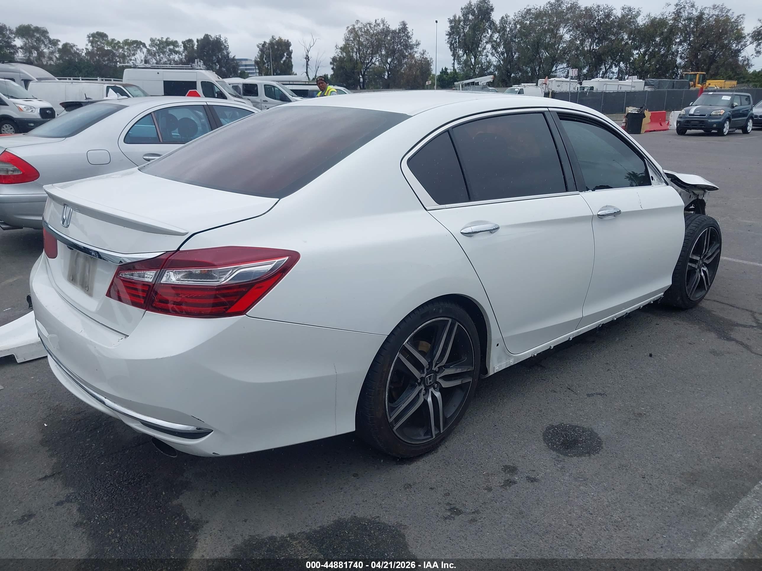 HONDA ACCORD image 4