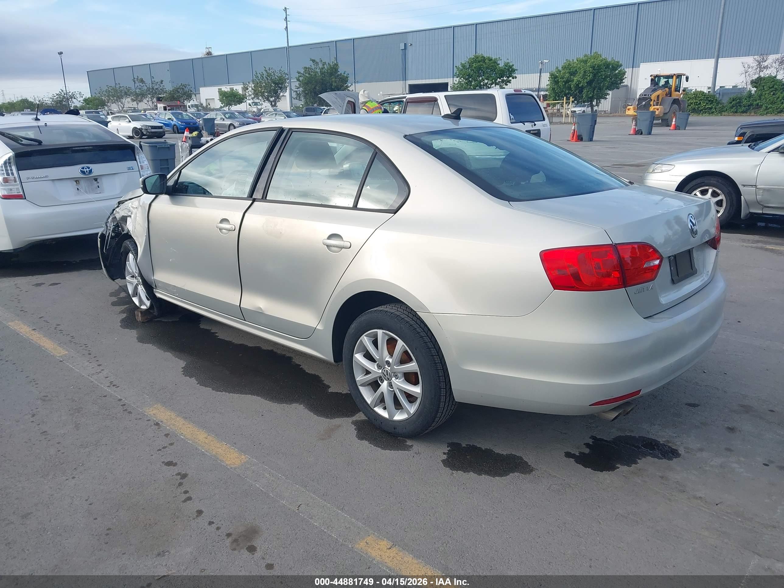 VOLKSWAGEN JETTA image 3