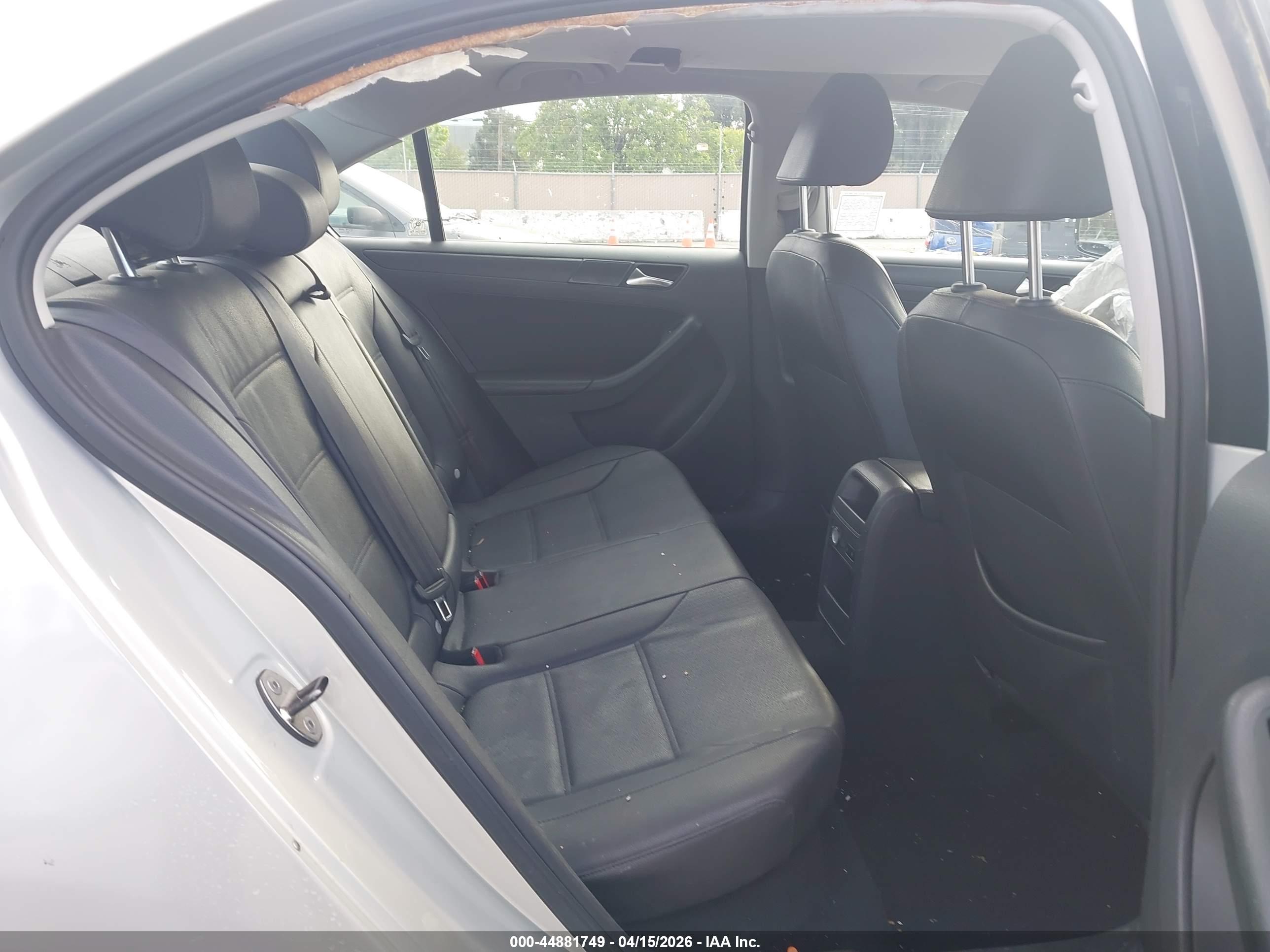 VOLKSWAGEN JETTA image 8