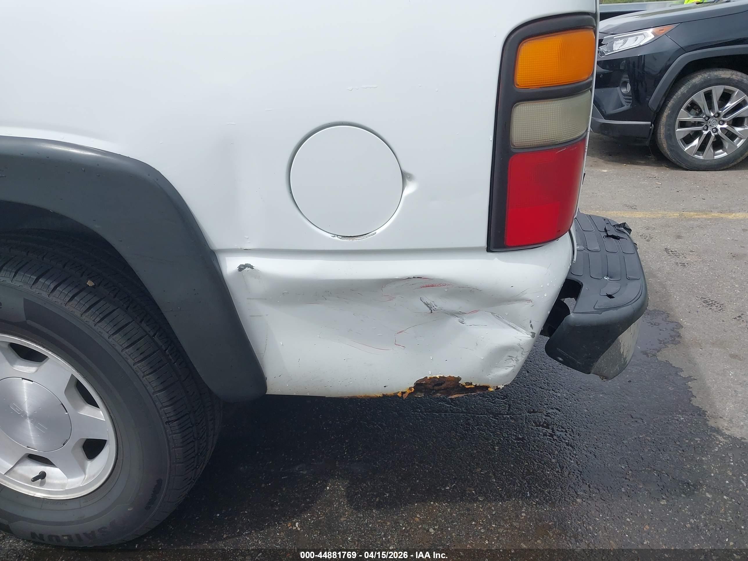 GMC YUKON image 6