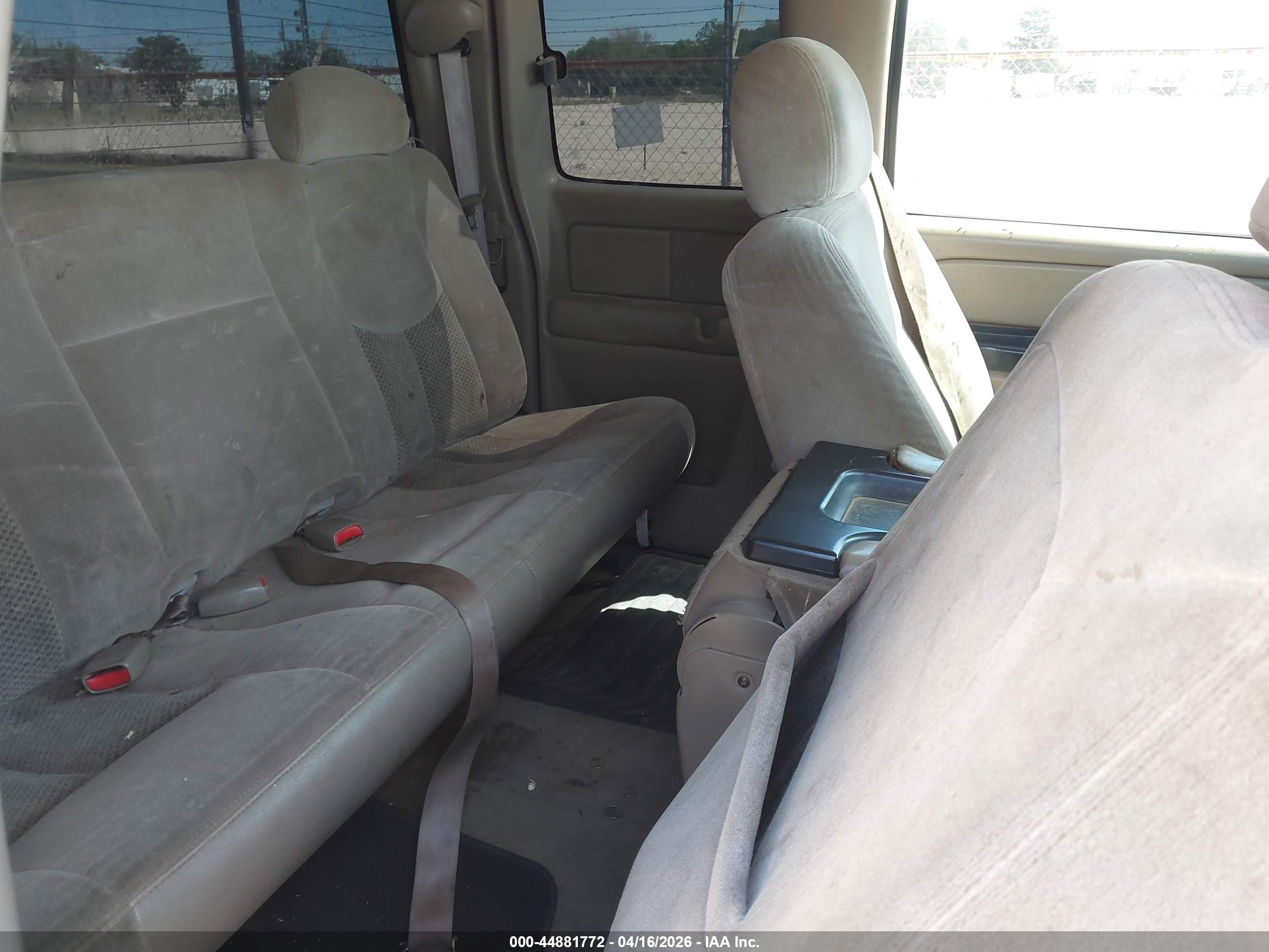 CHEVROLET SILVERADO image 8