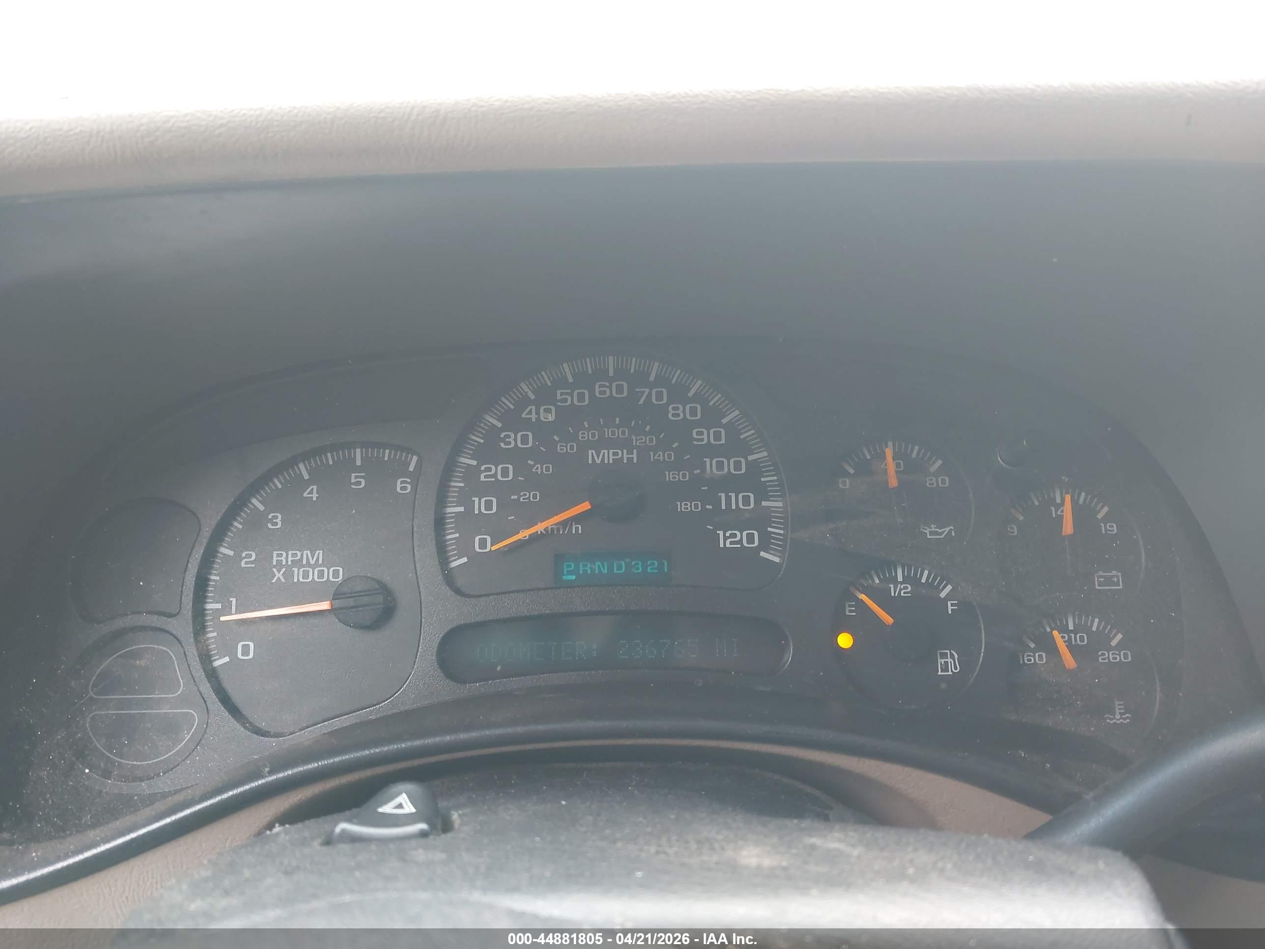 CHEVROLET TAHOE image 7