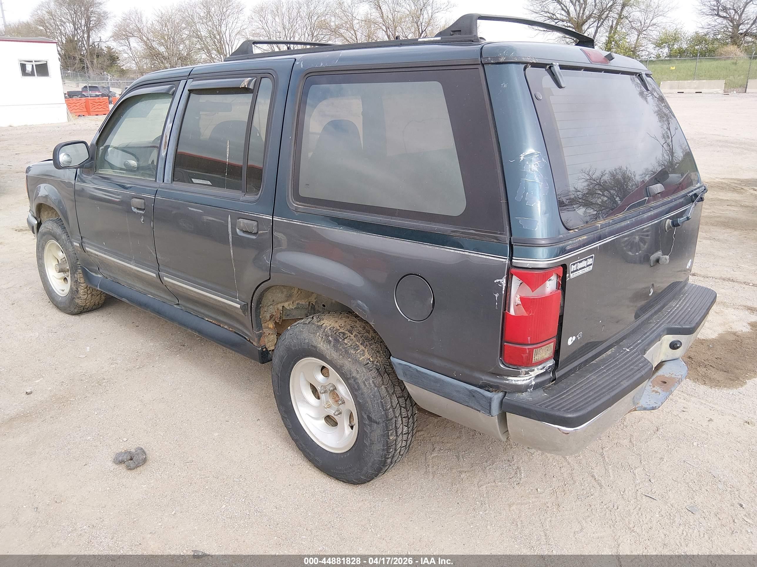 FORD EXPLORER image 3