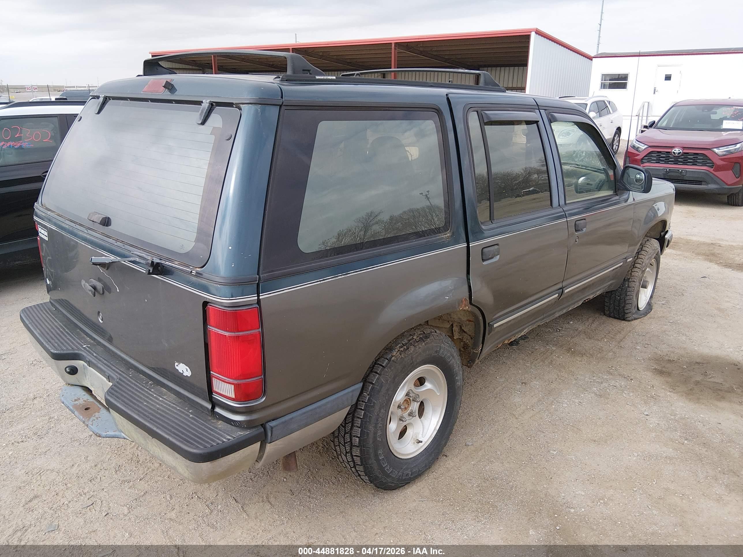 FORD EXPLORER image 4