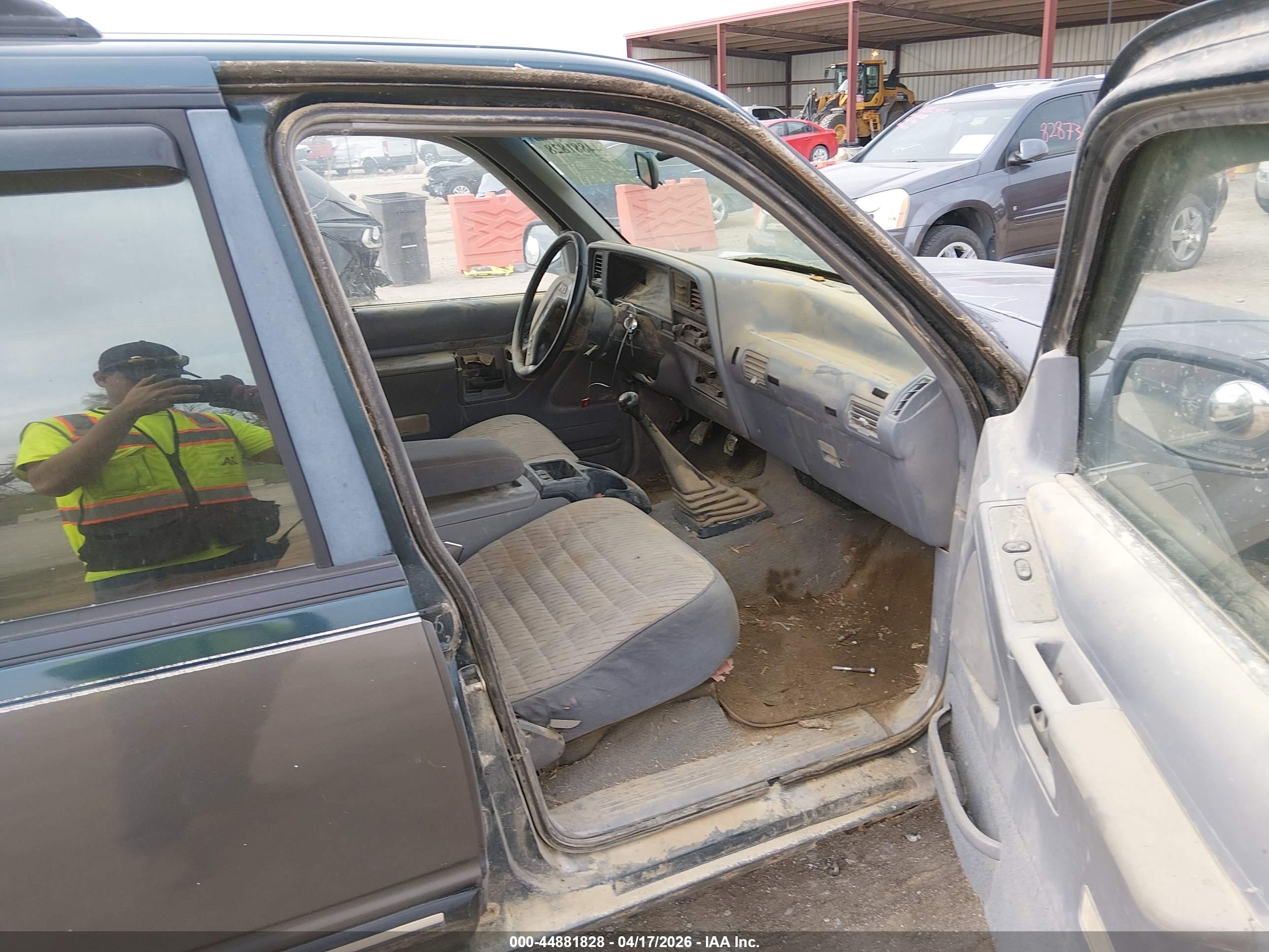 FORD EXPLORER image 5