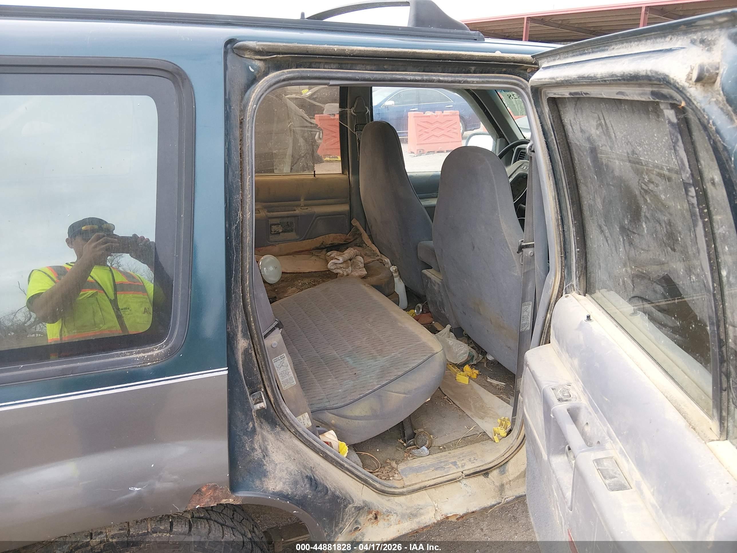 FORD EXPLORER image 8