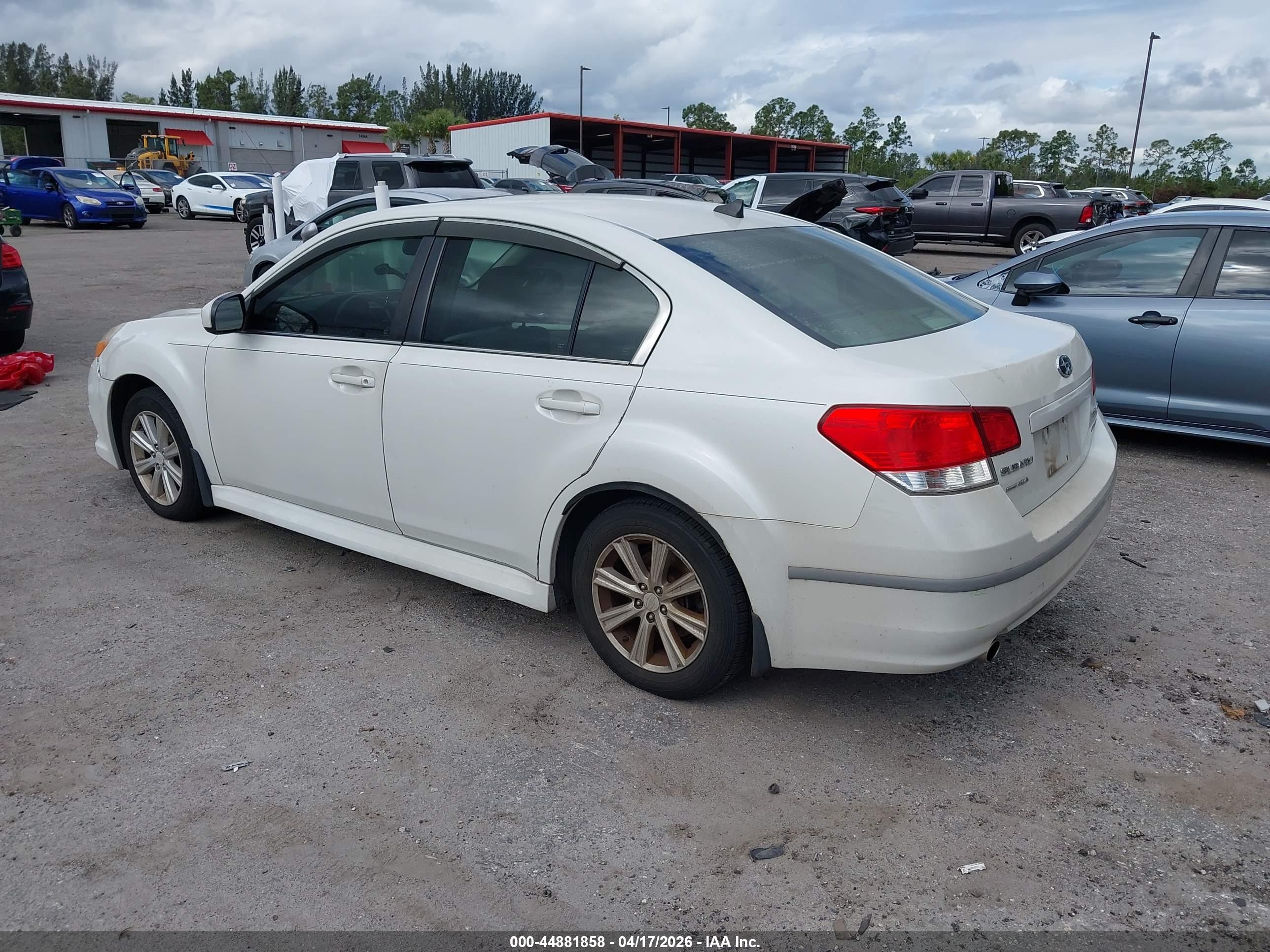 SUBARU LEGACY image 3