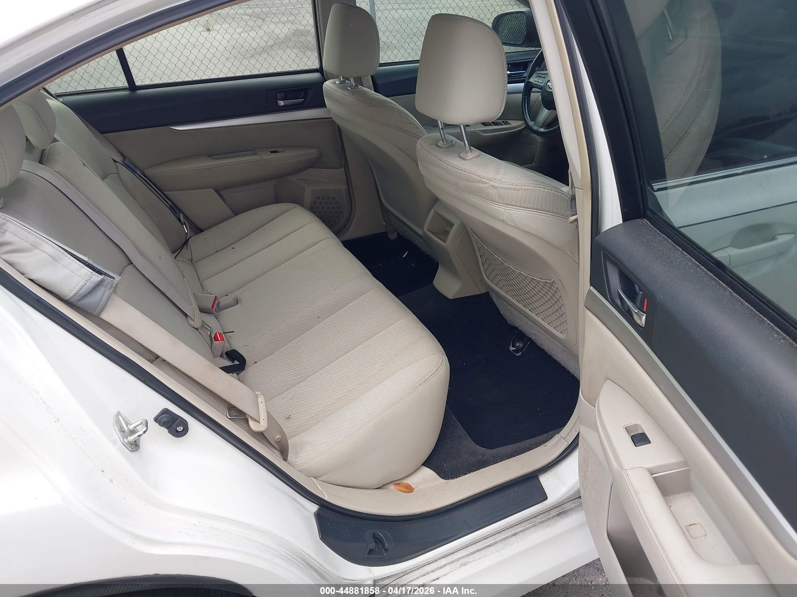 SUBARU LEGACY image 8