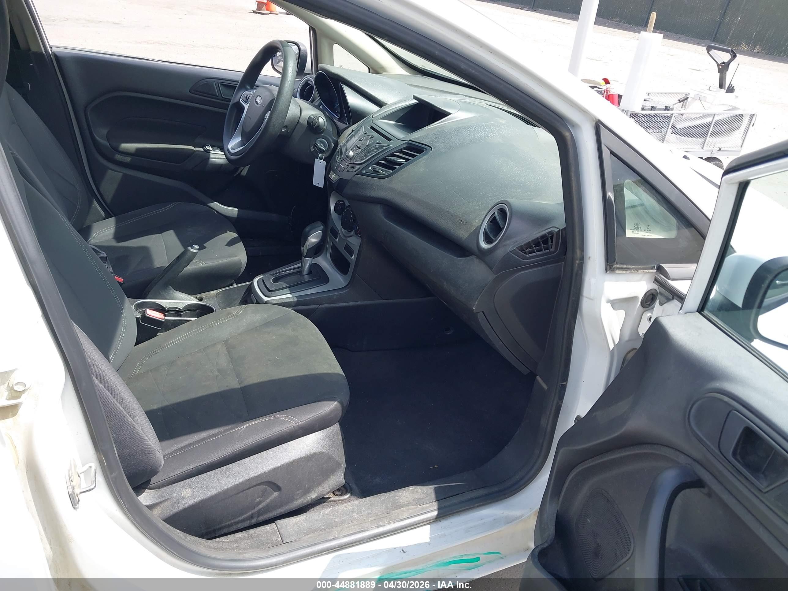 FORD FIESTA image 5