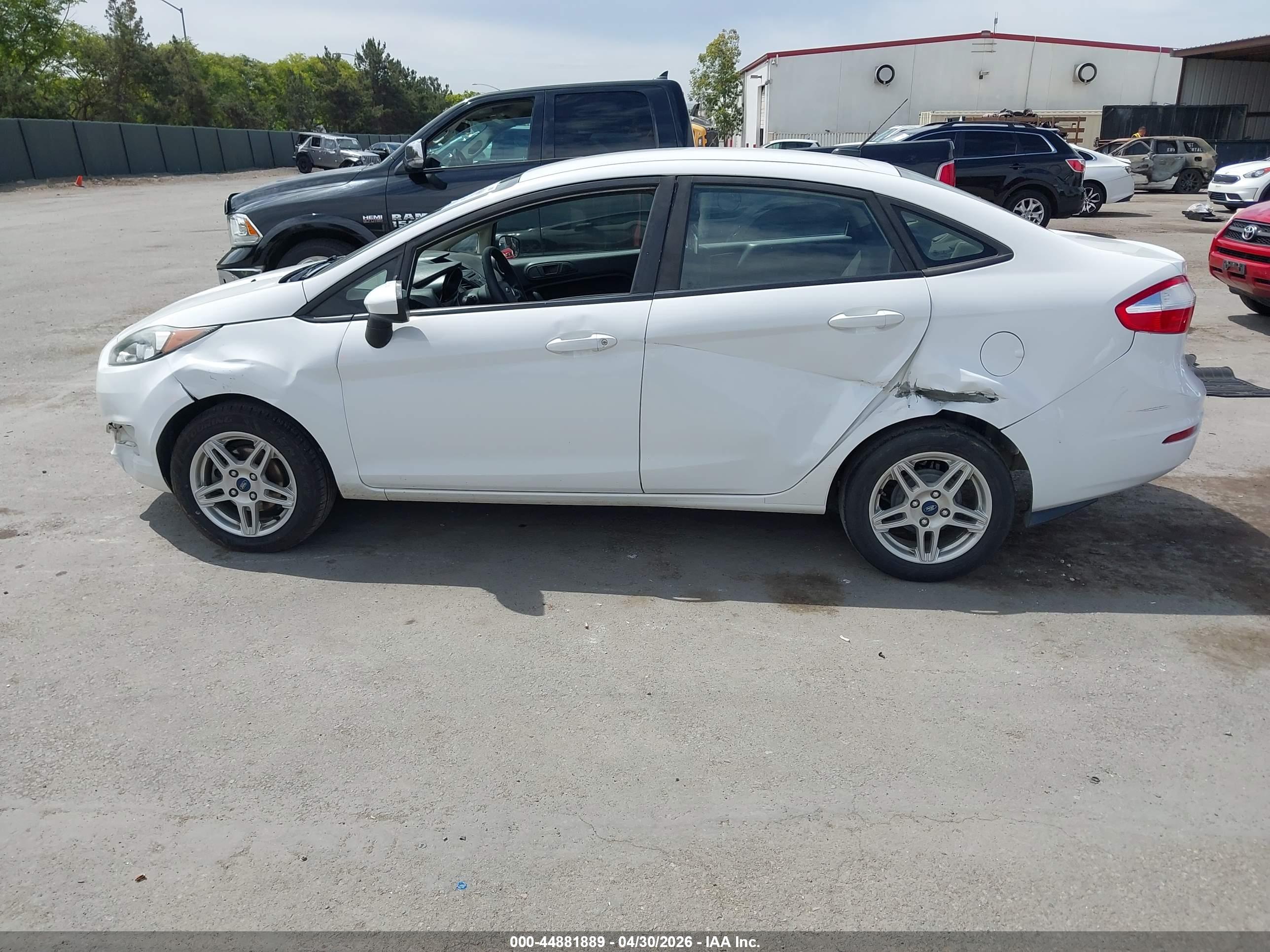 FORD FIESTA image 6