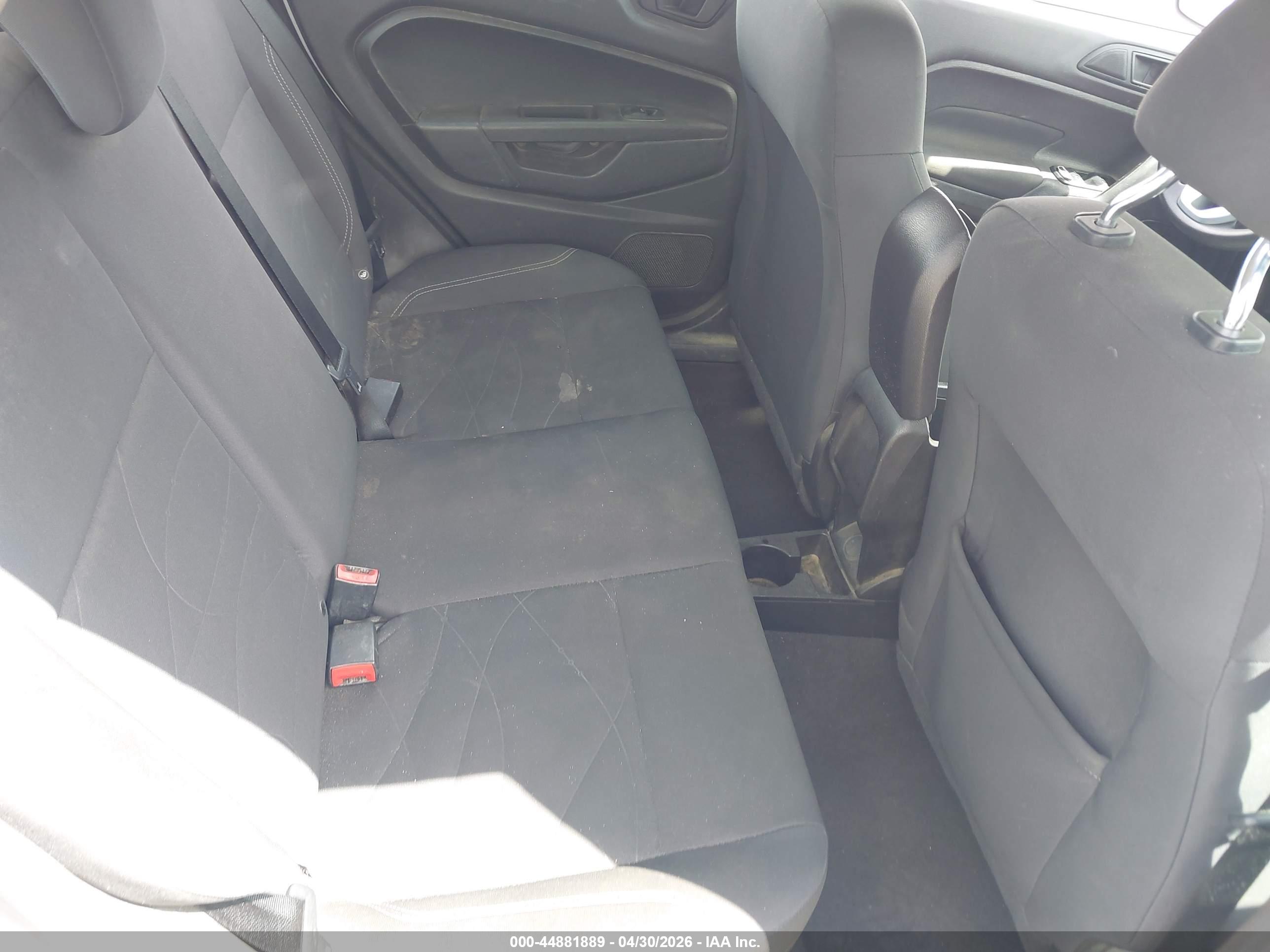 FORD FIESTA image 8
