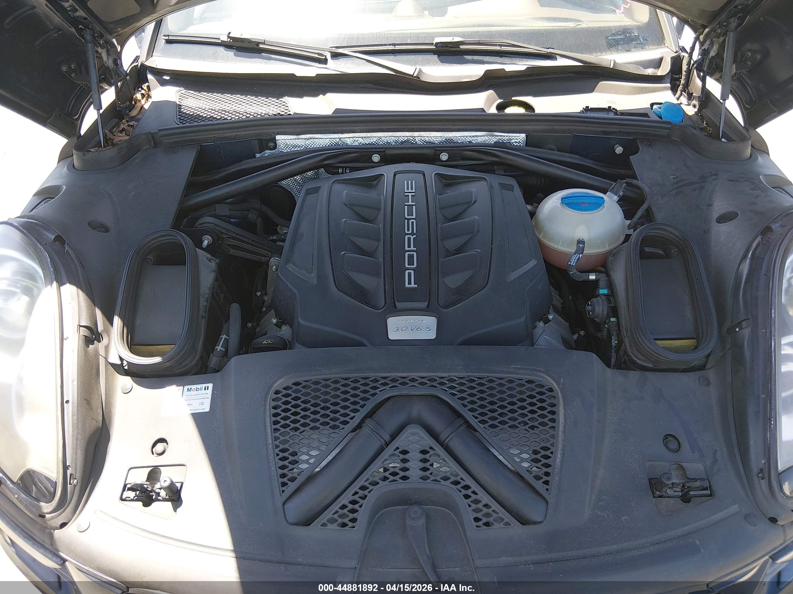 PORSCHE MACAN image 10