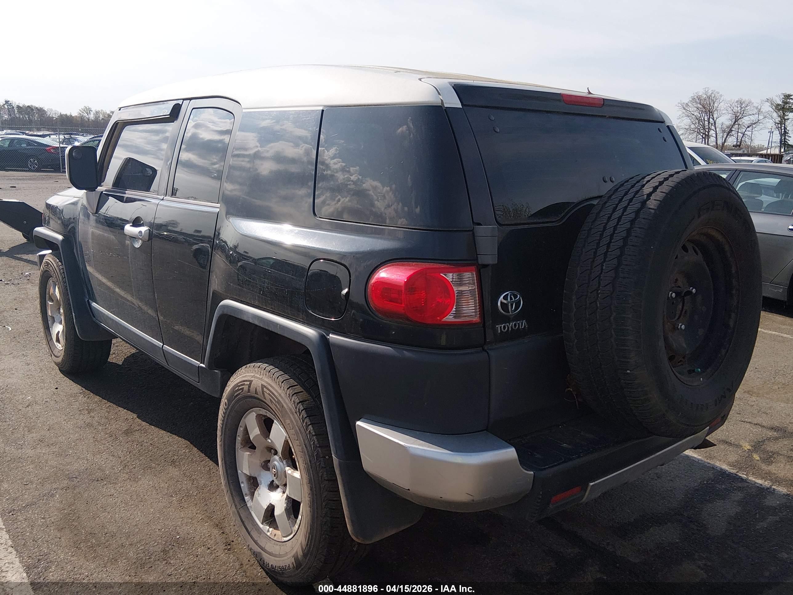 TOYOTA FJ image 3