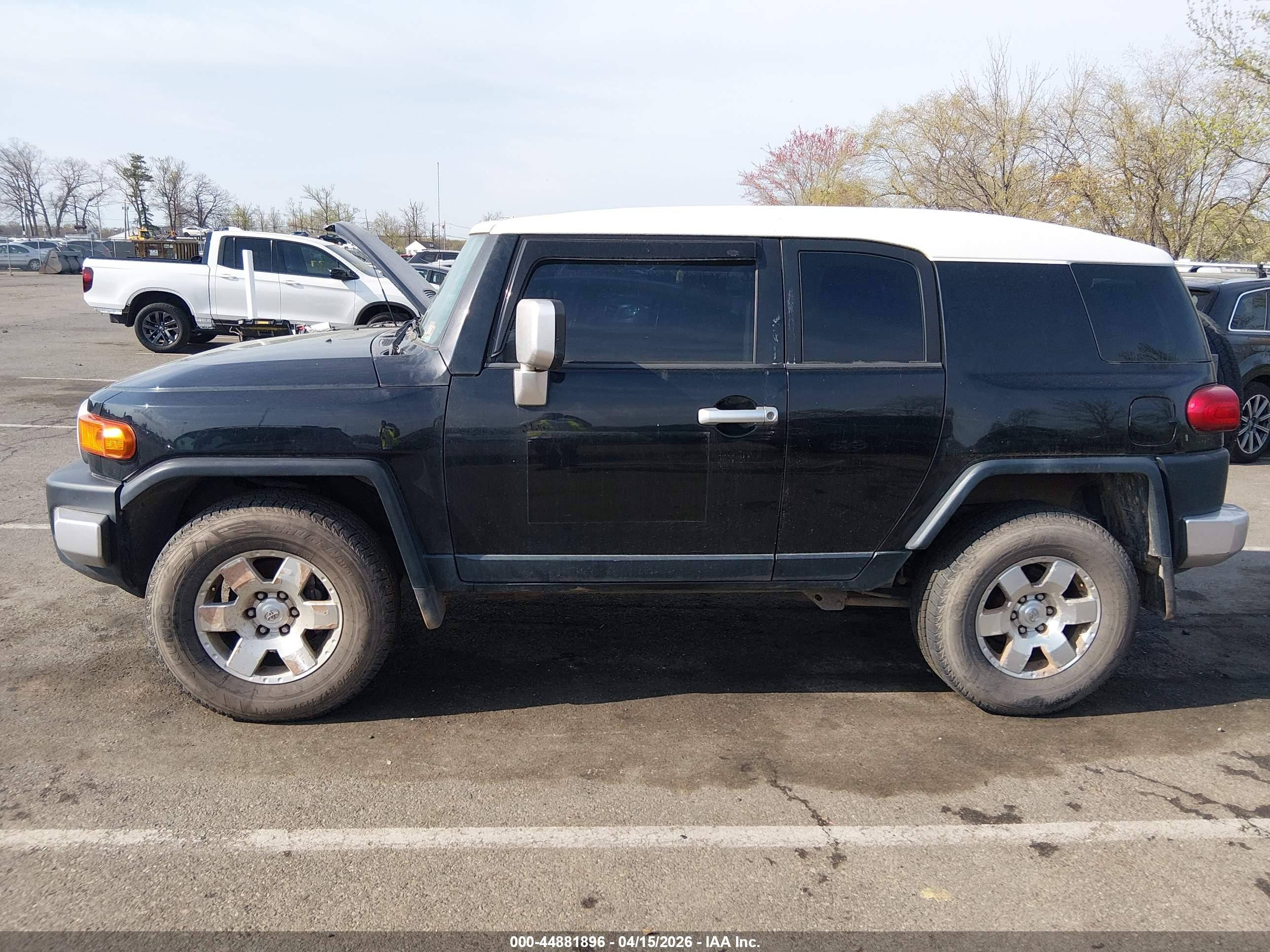 TOYOTA FJ image 6