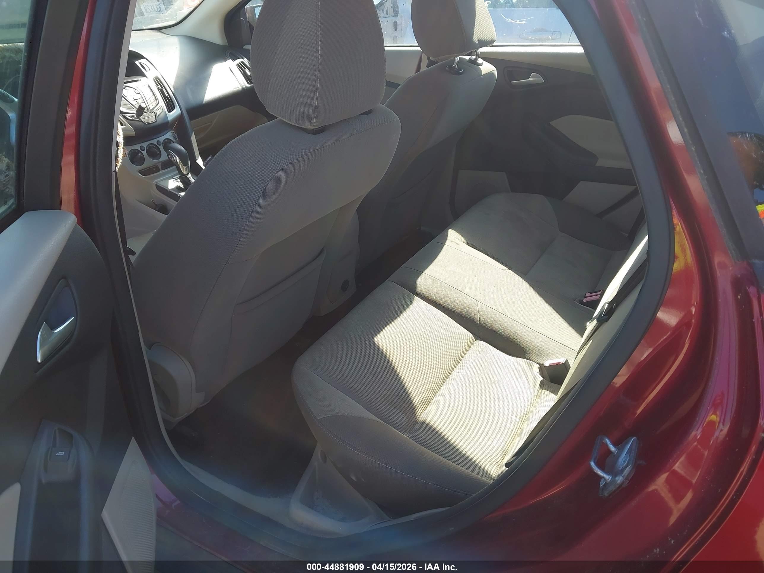 FORD FOCUS image 8