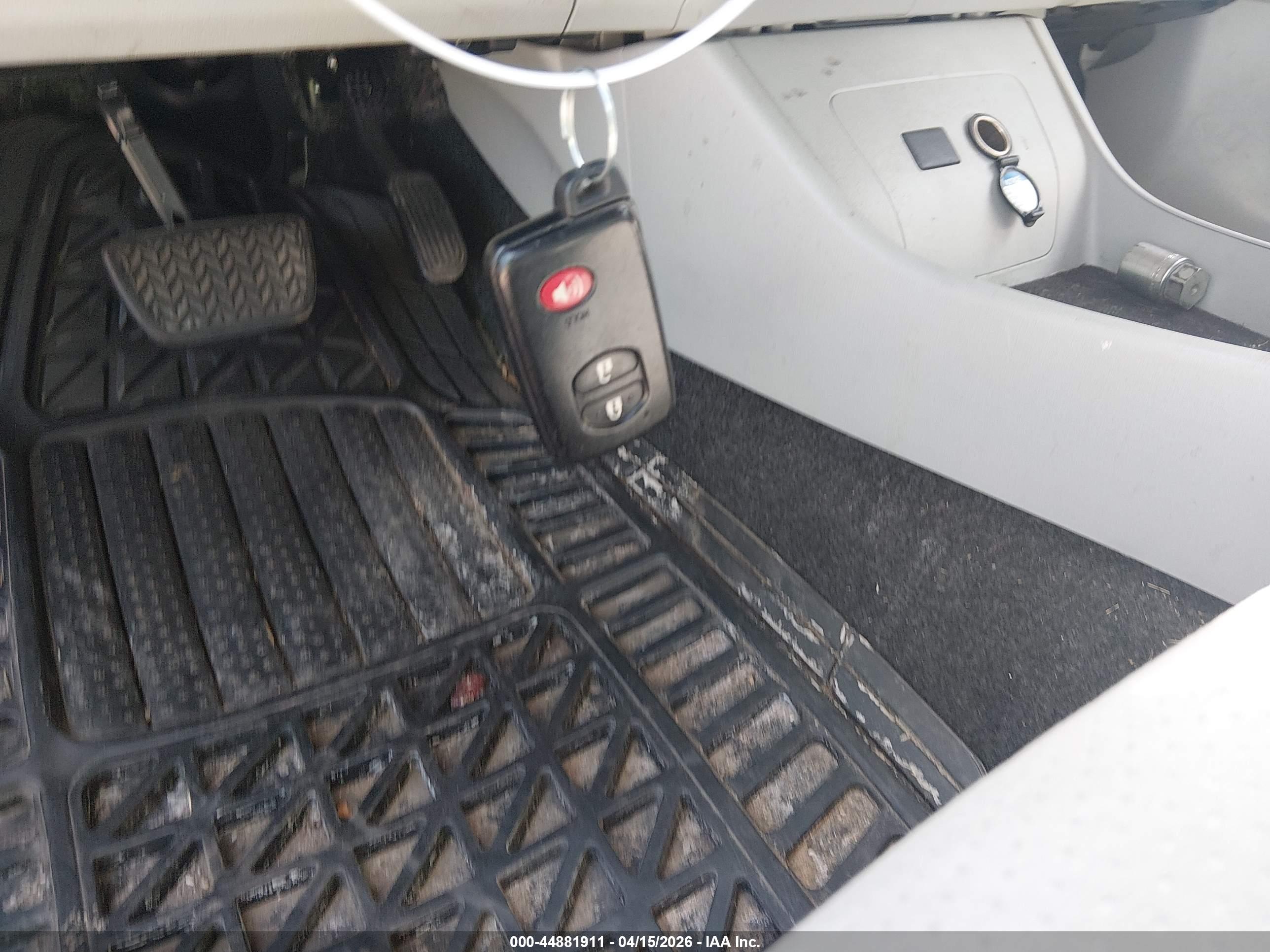 TOYOTA PRIUS image 11