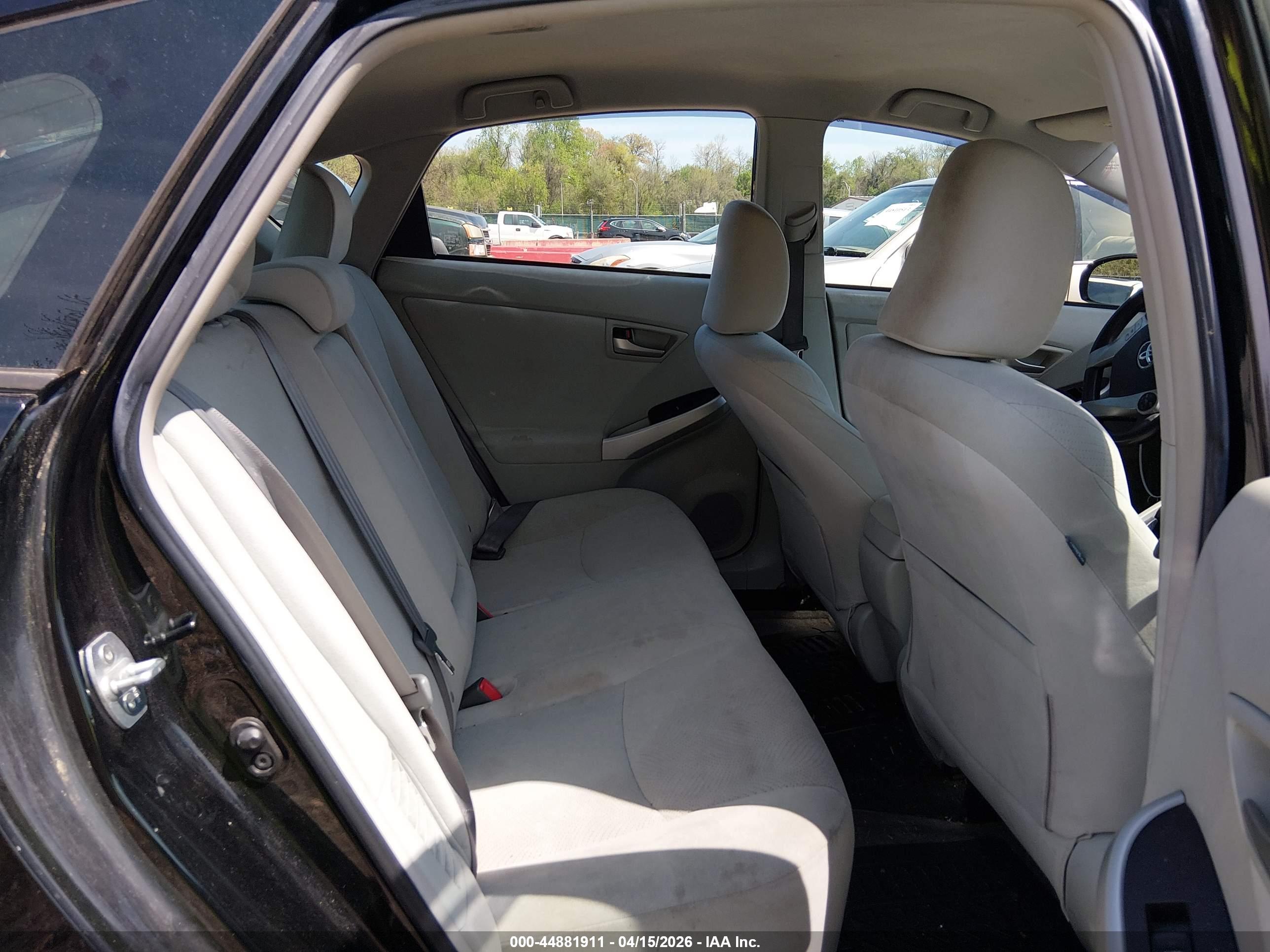 TOYOTA PRIUS image 8