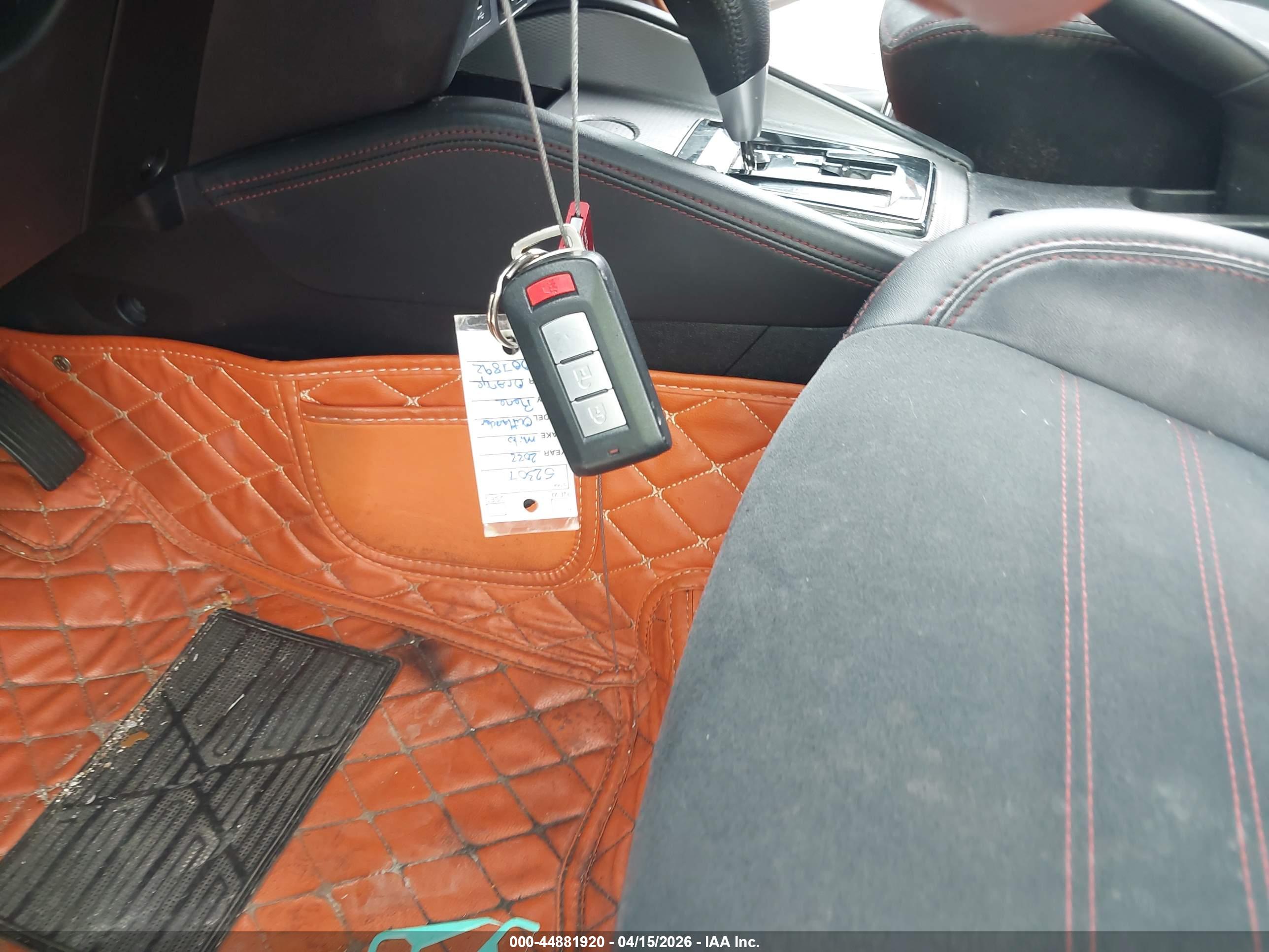 MITSUBISHI OUTLANDER image 11