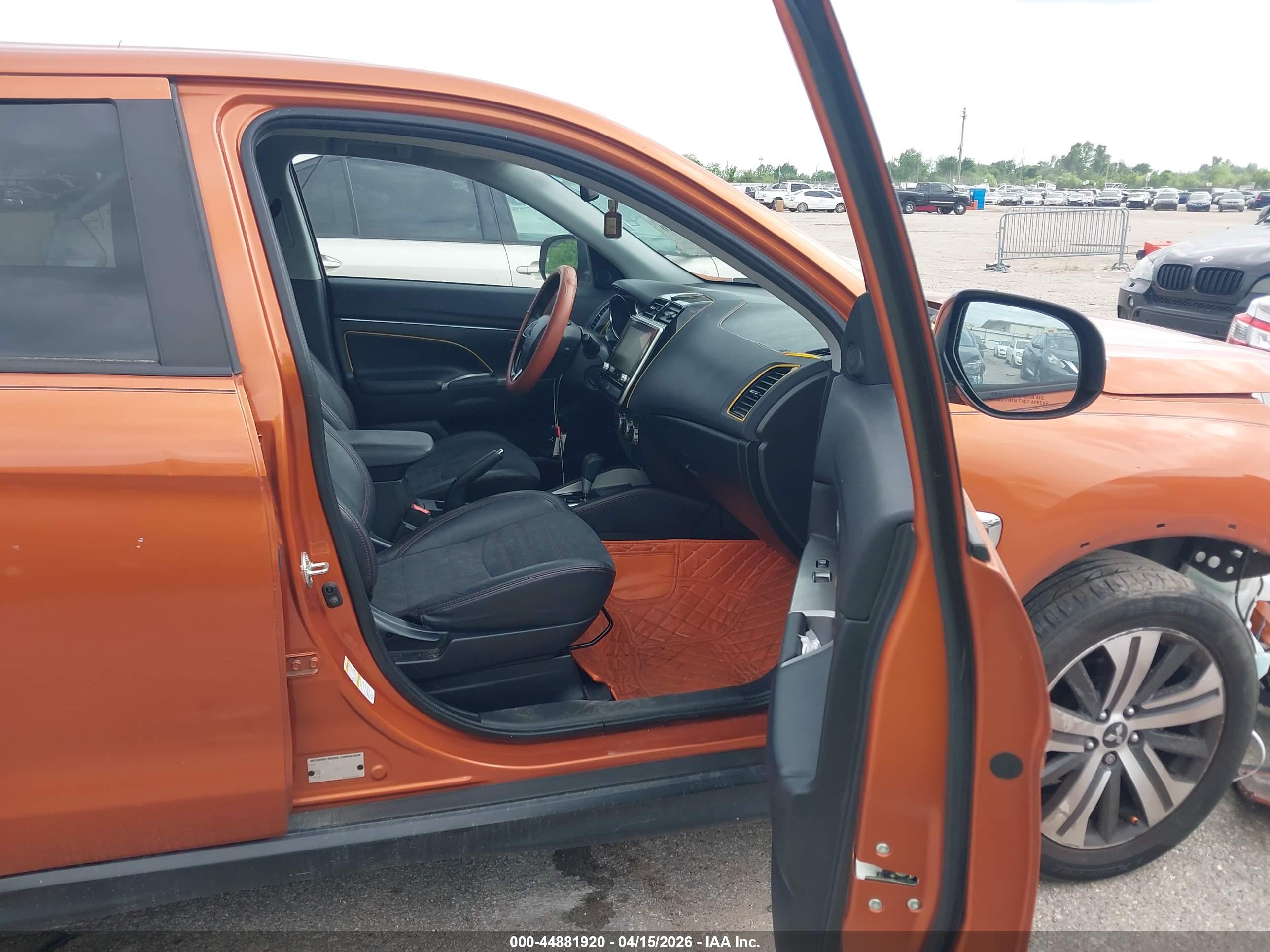 MITSUBISHI OUTLANDER image 5