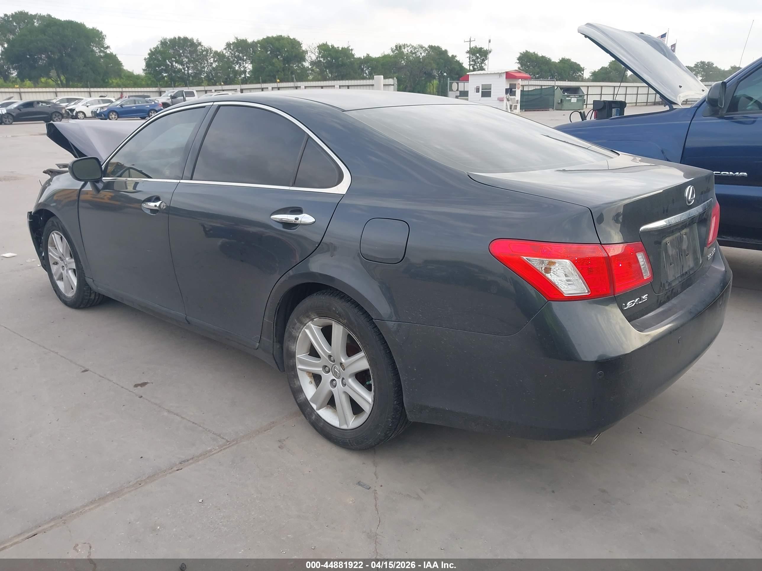 LEXUS ES image 3