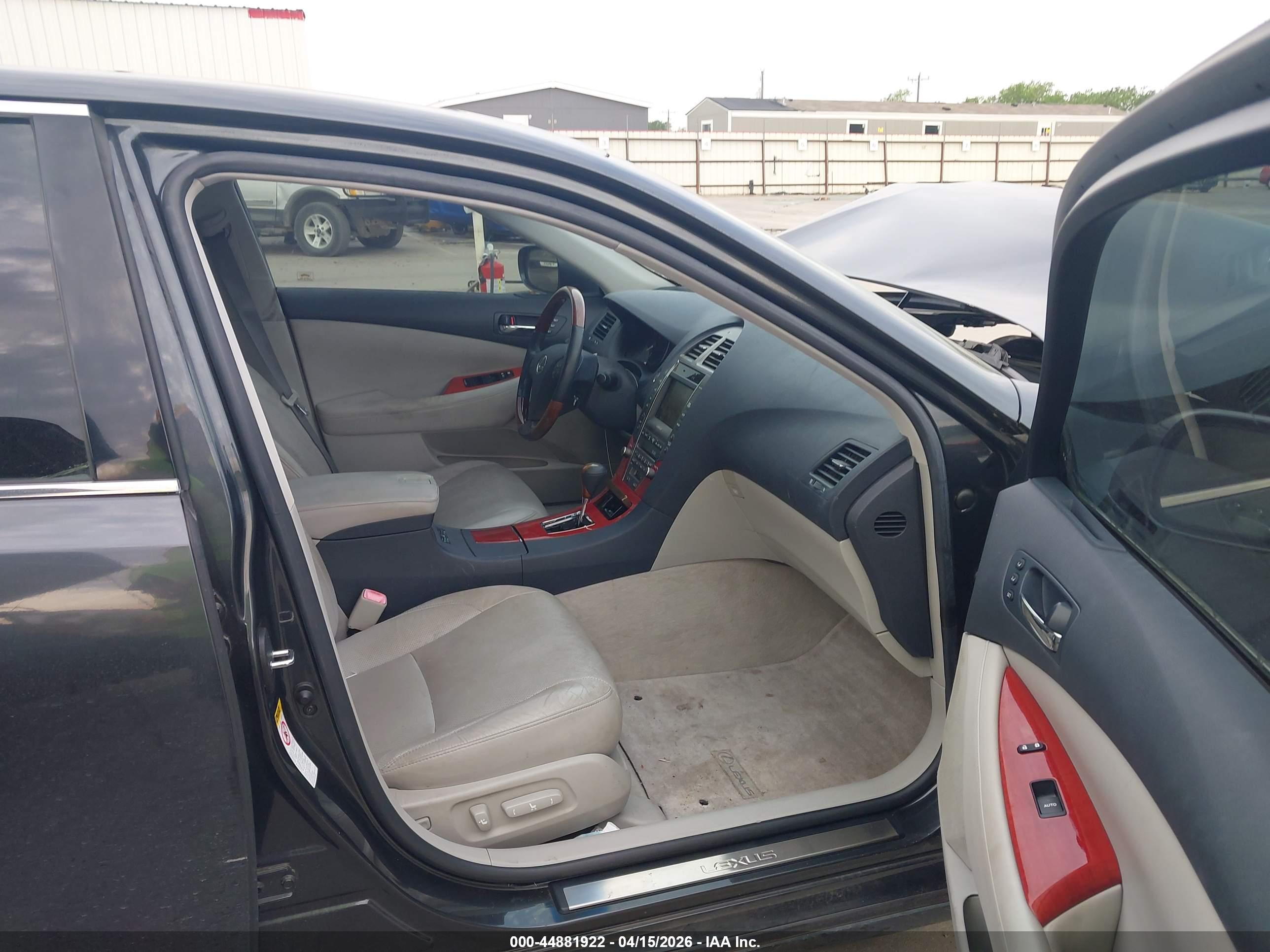 LEXUS ES image 5