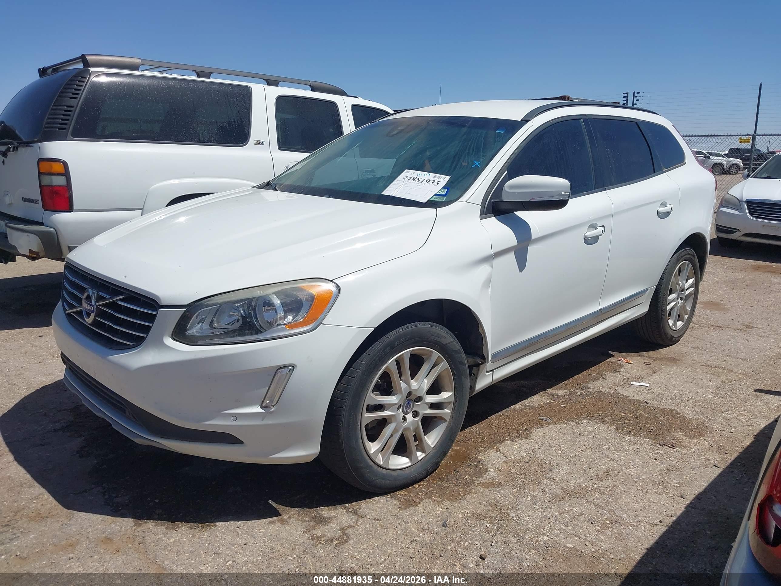 VOLVO XC60 image 2