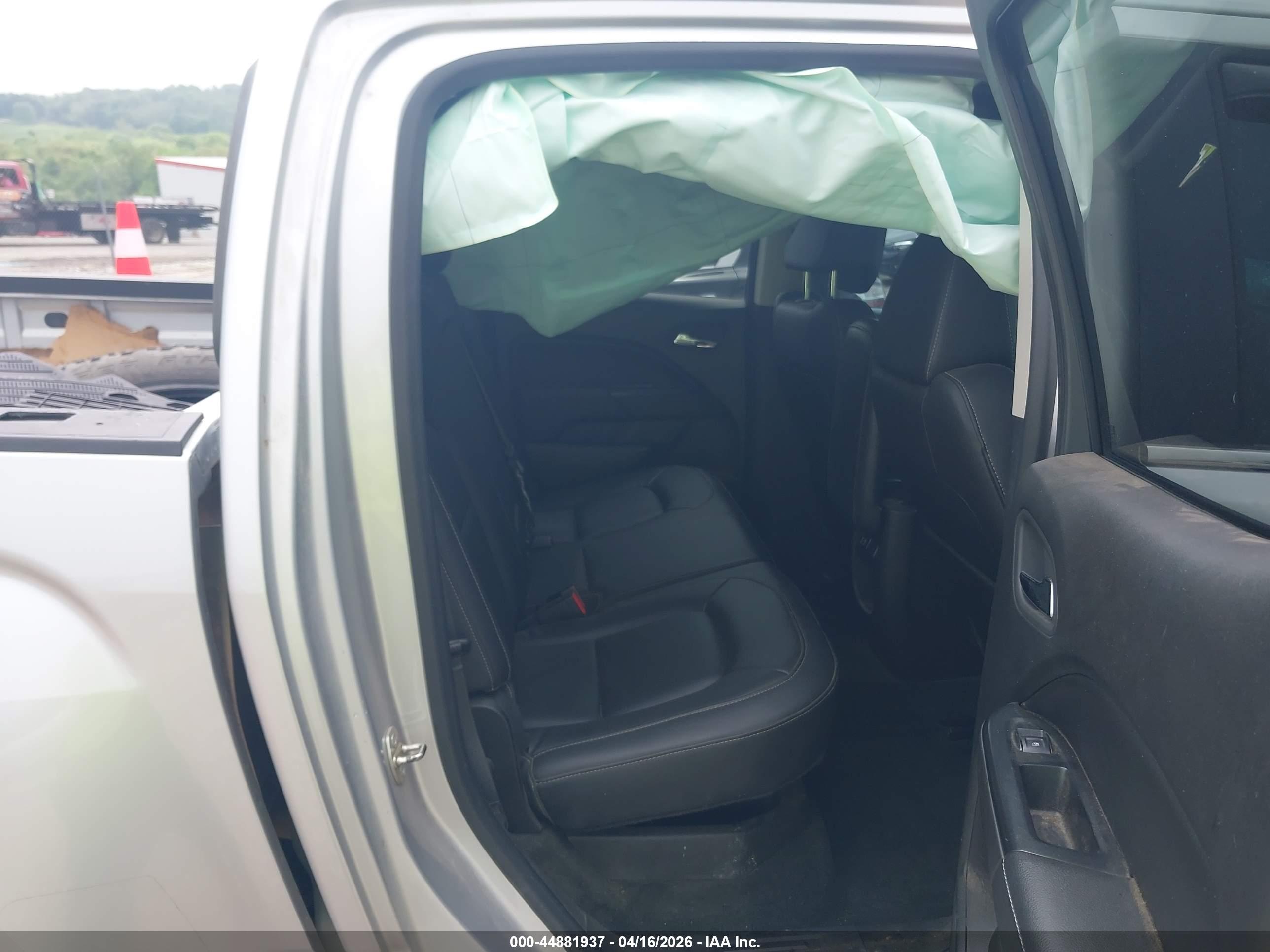 GMC CANYON image 8