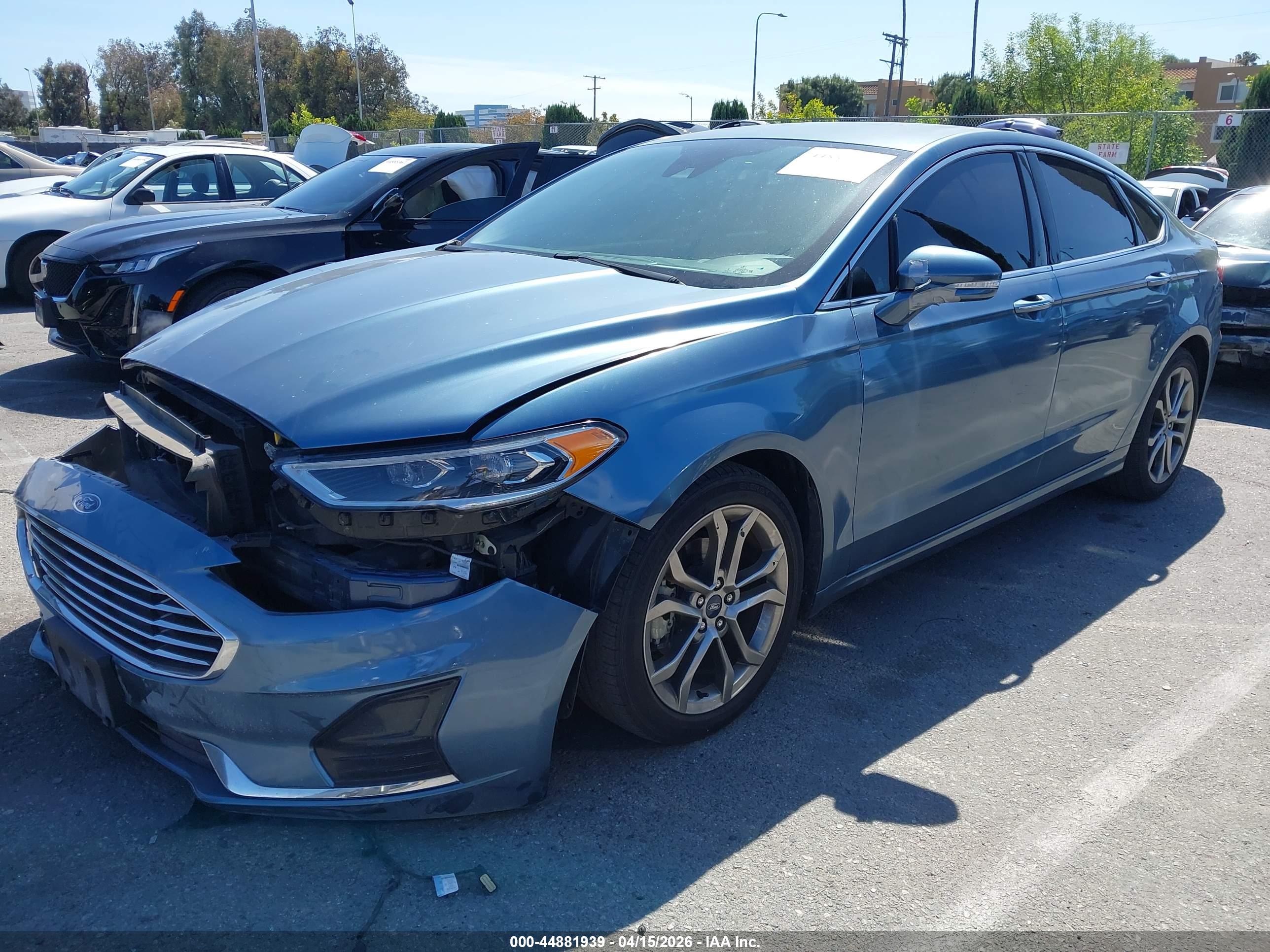 FORD FUSION image 2