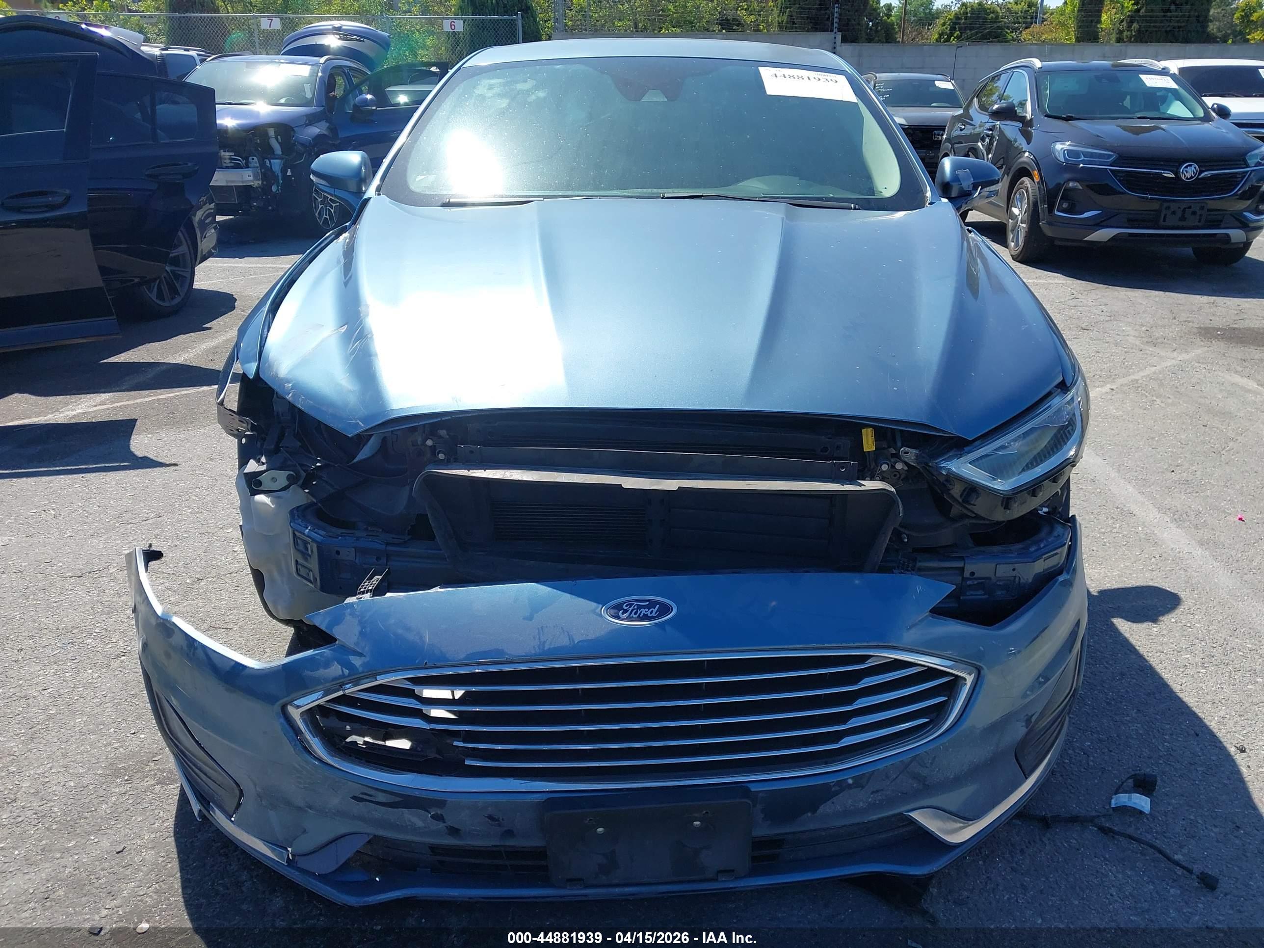 FORD FUSION image 6