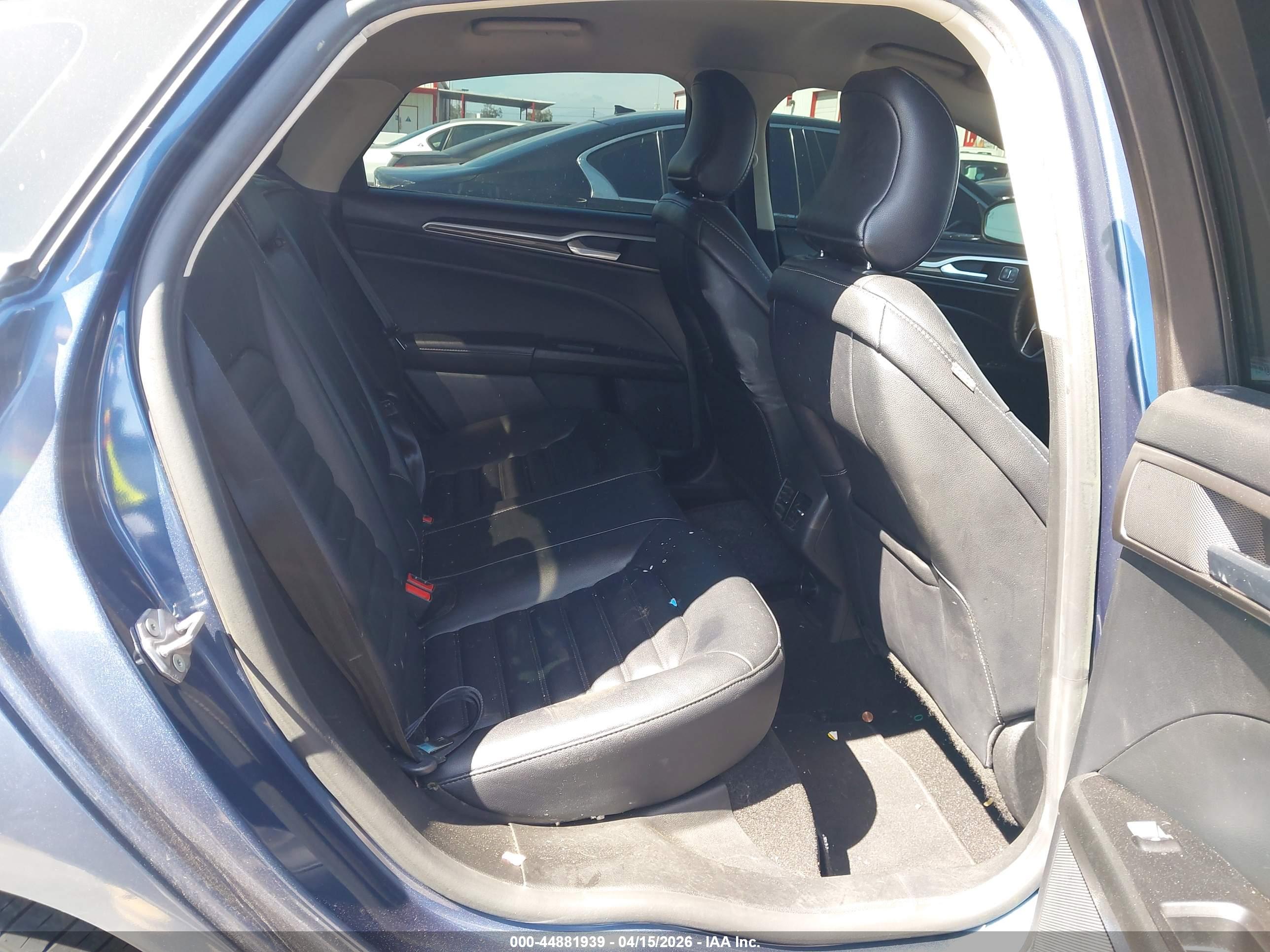 FORD FUSION image 8