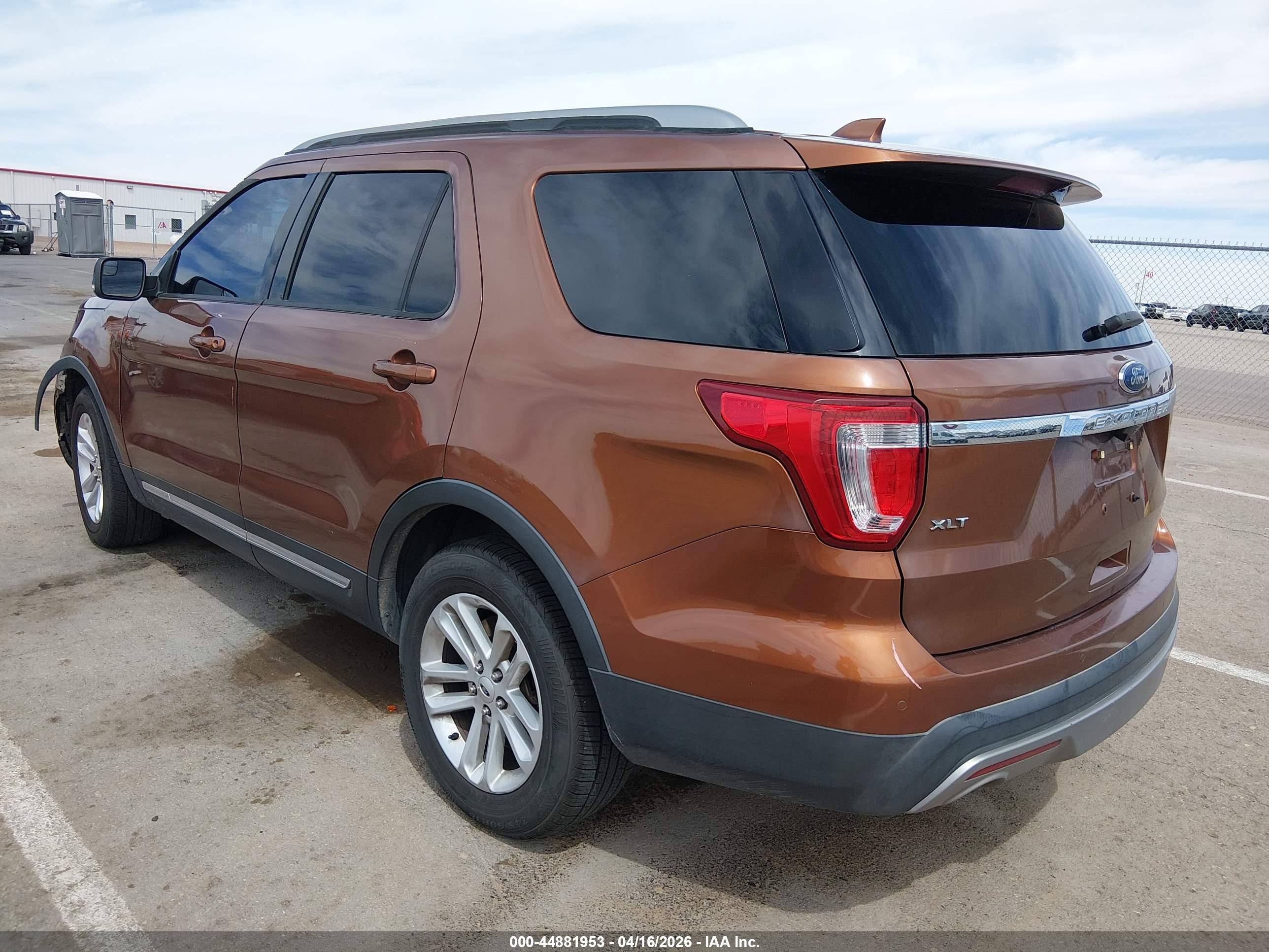 FORD EXPLORER image 3
