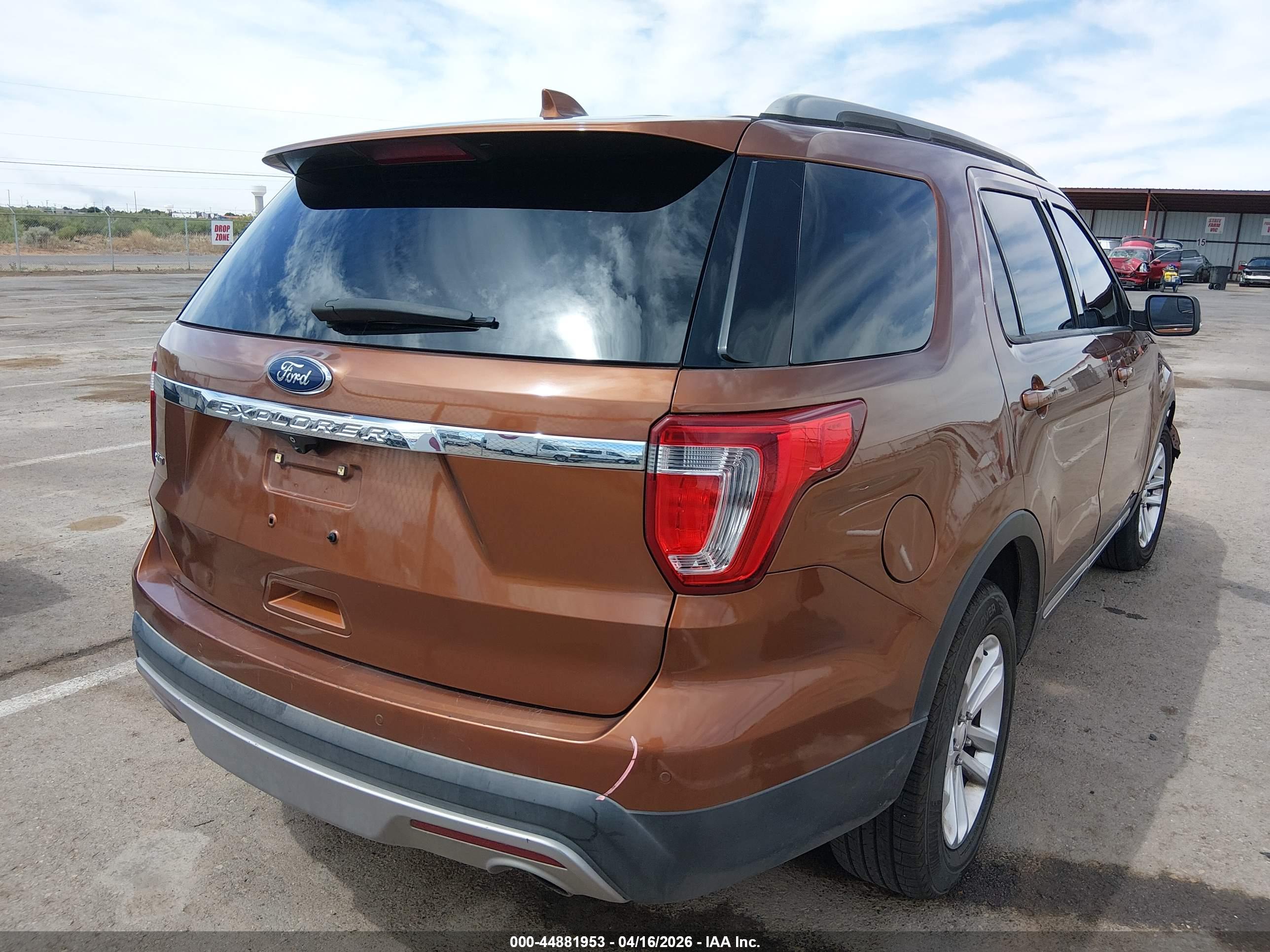 FORD EXPLORER image 4