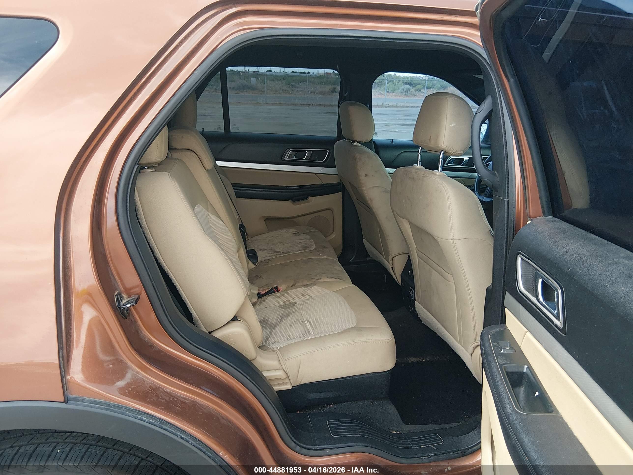 FORD EXPLORER image 8