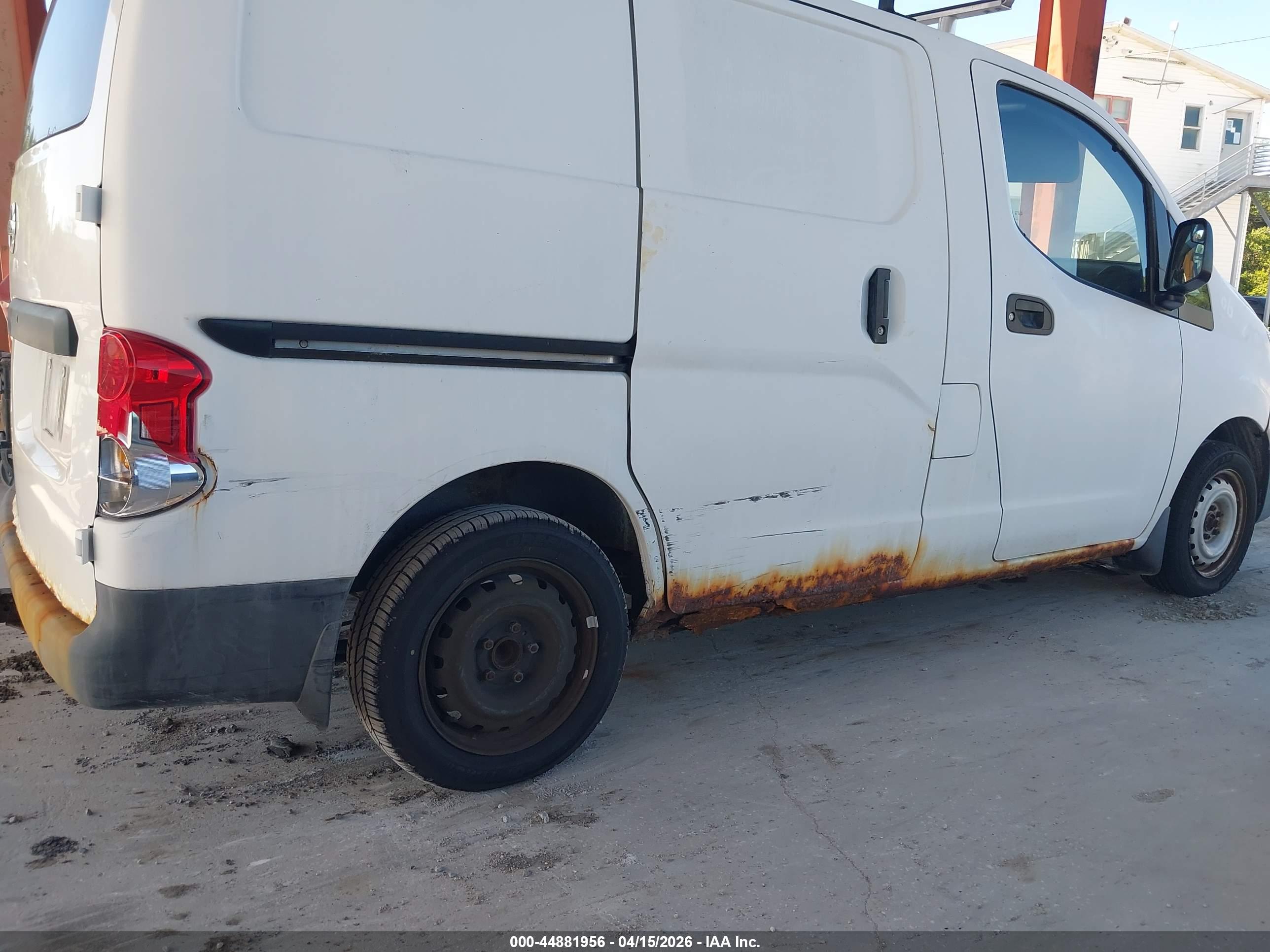 NISSAN NV200 image 6