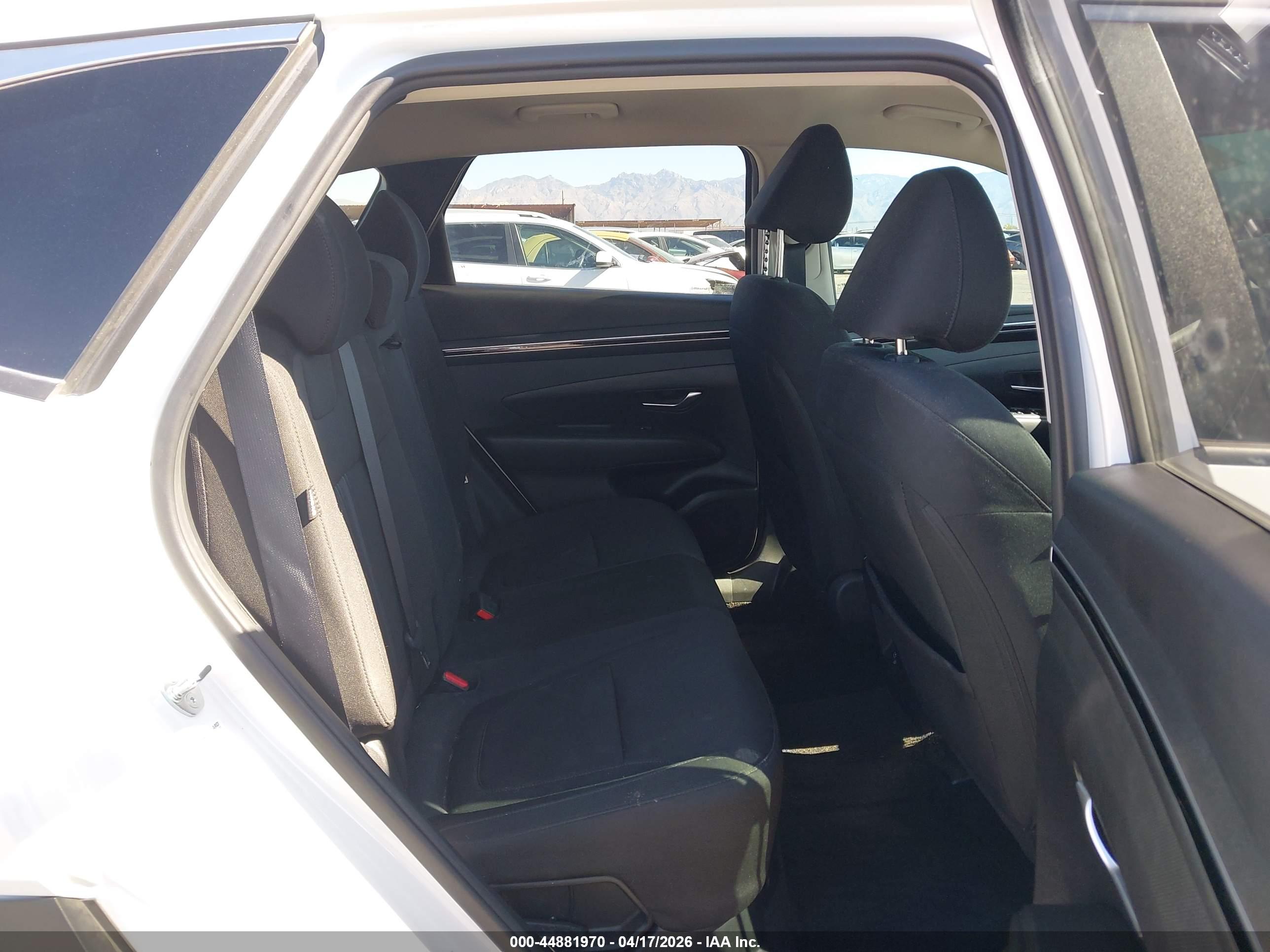 HYUNDAI TUCSON image 8