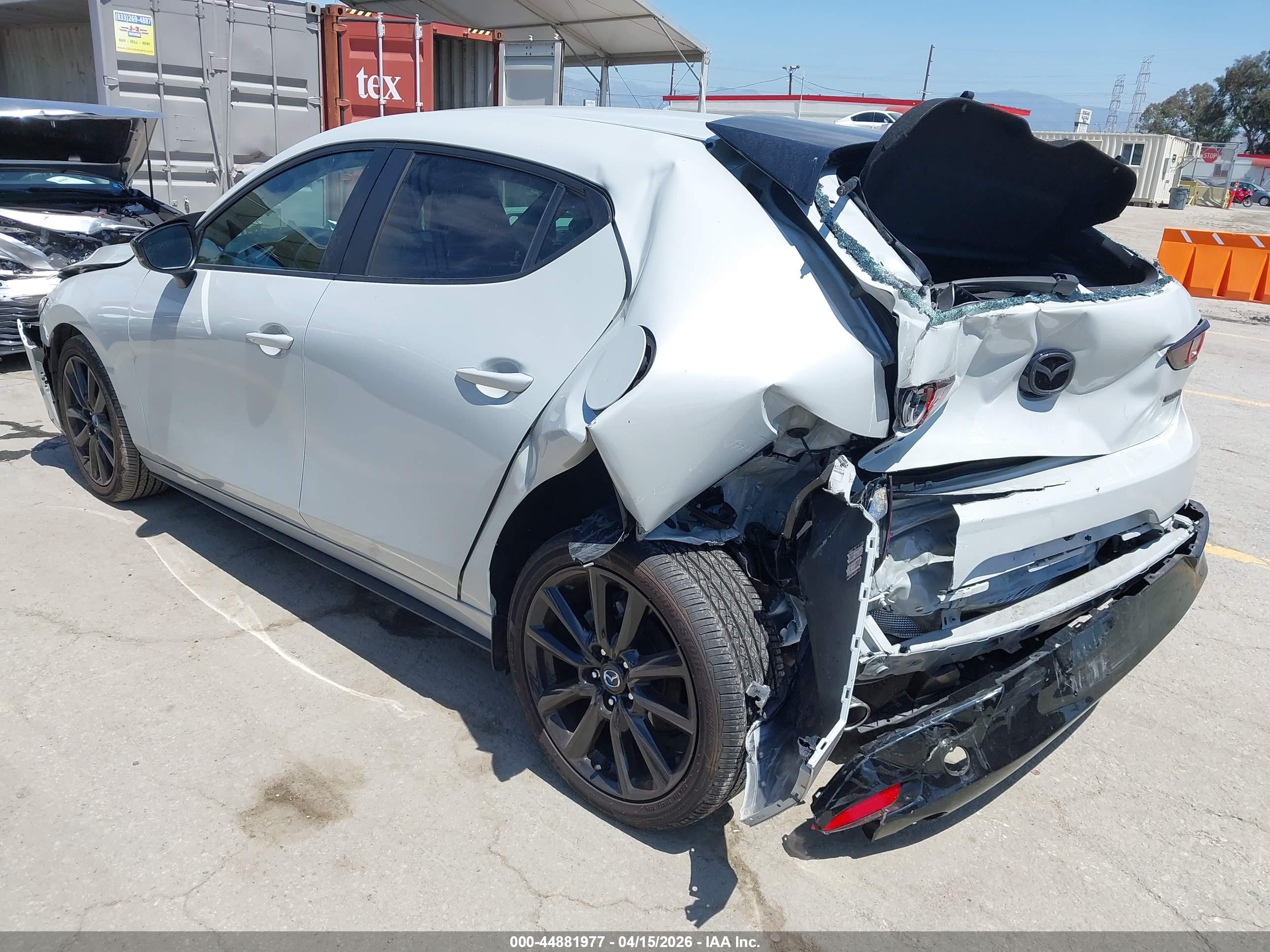 MAZDA MAZDA3 image 3