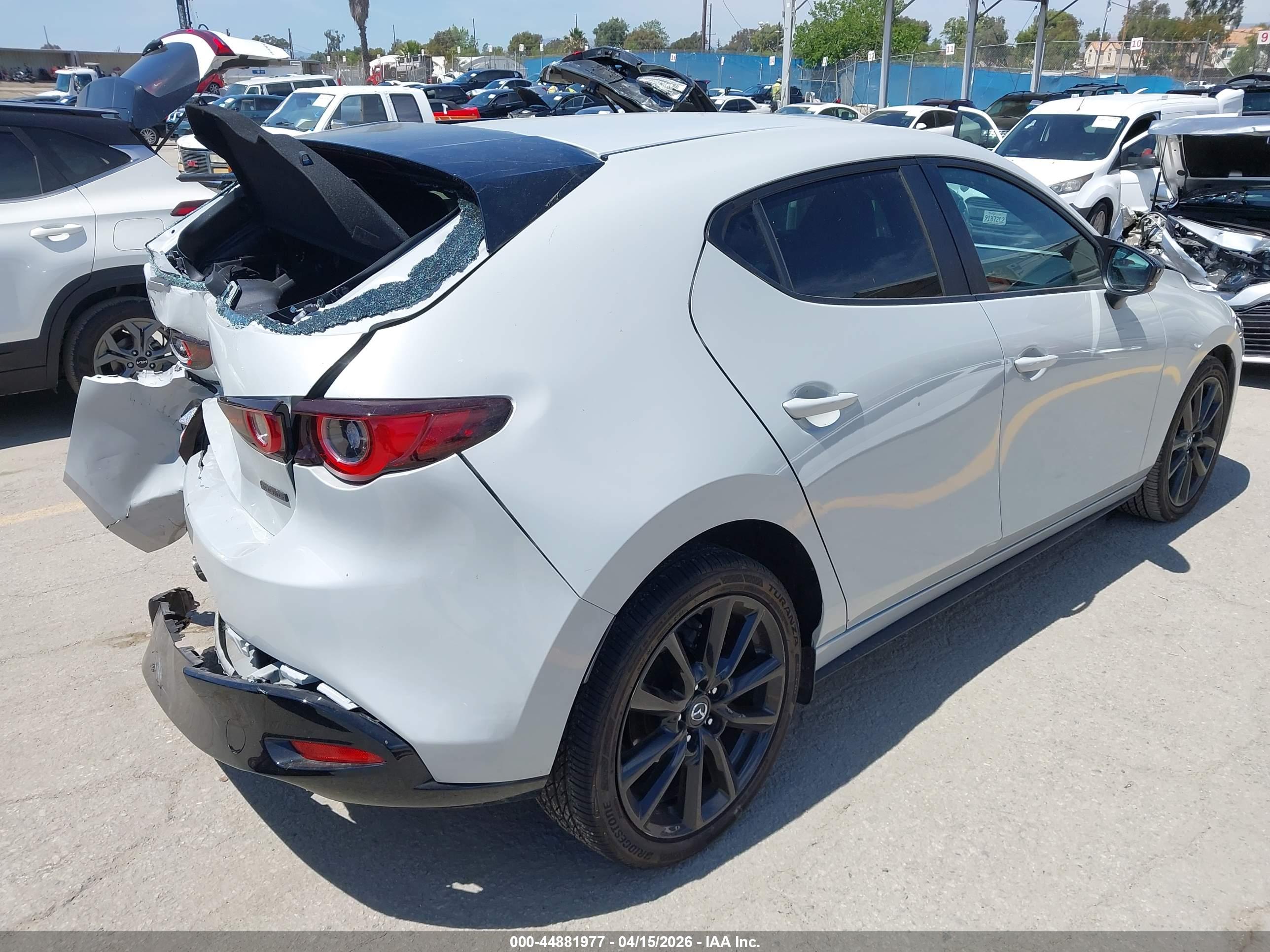 MAZDA MAZDA3 image 4