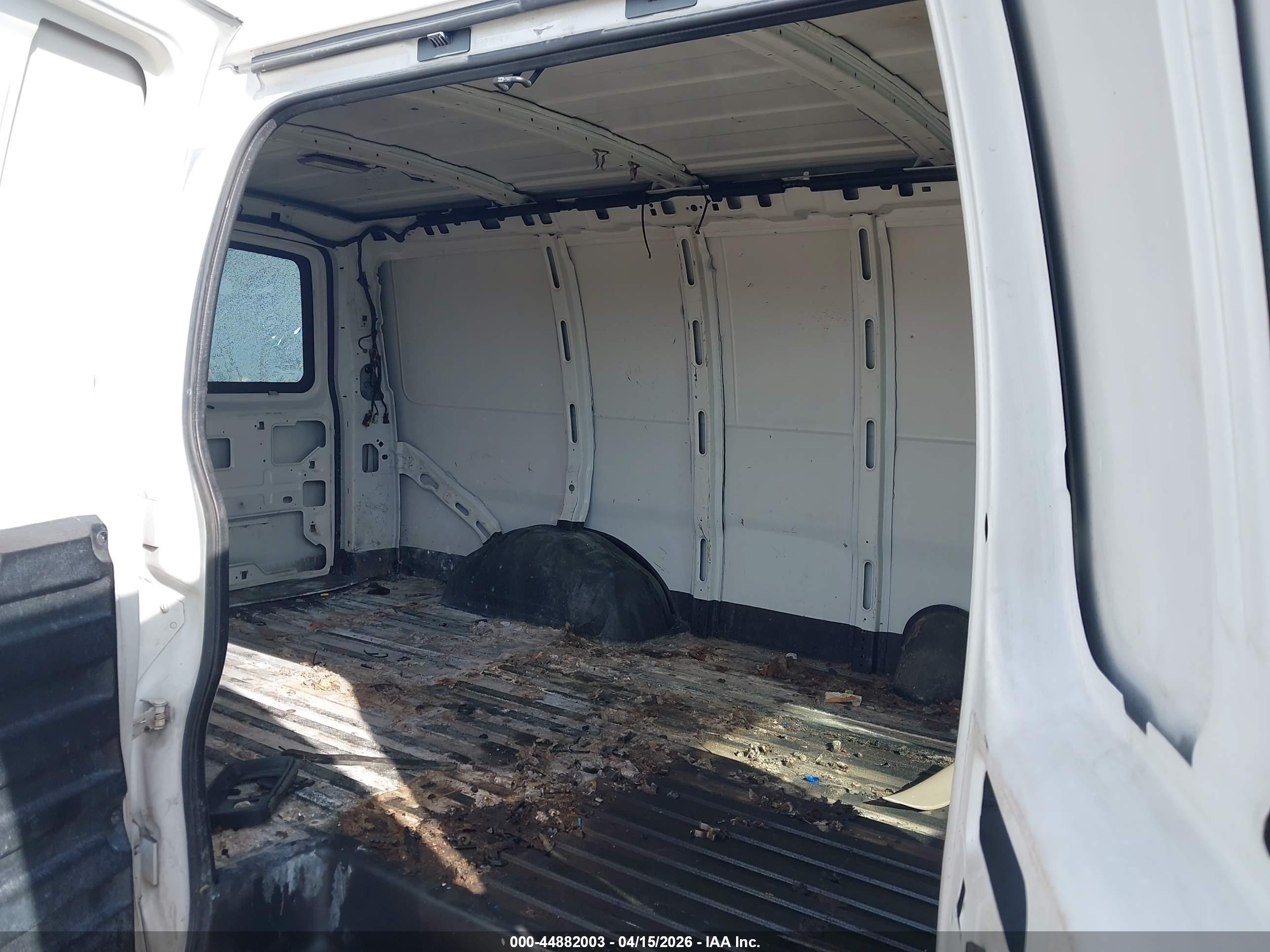 CHEVROLET EXPRESS image 8
