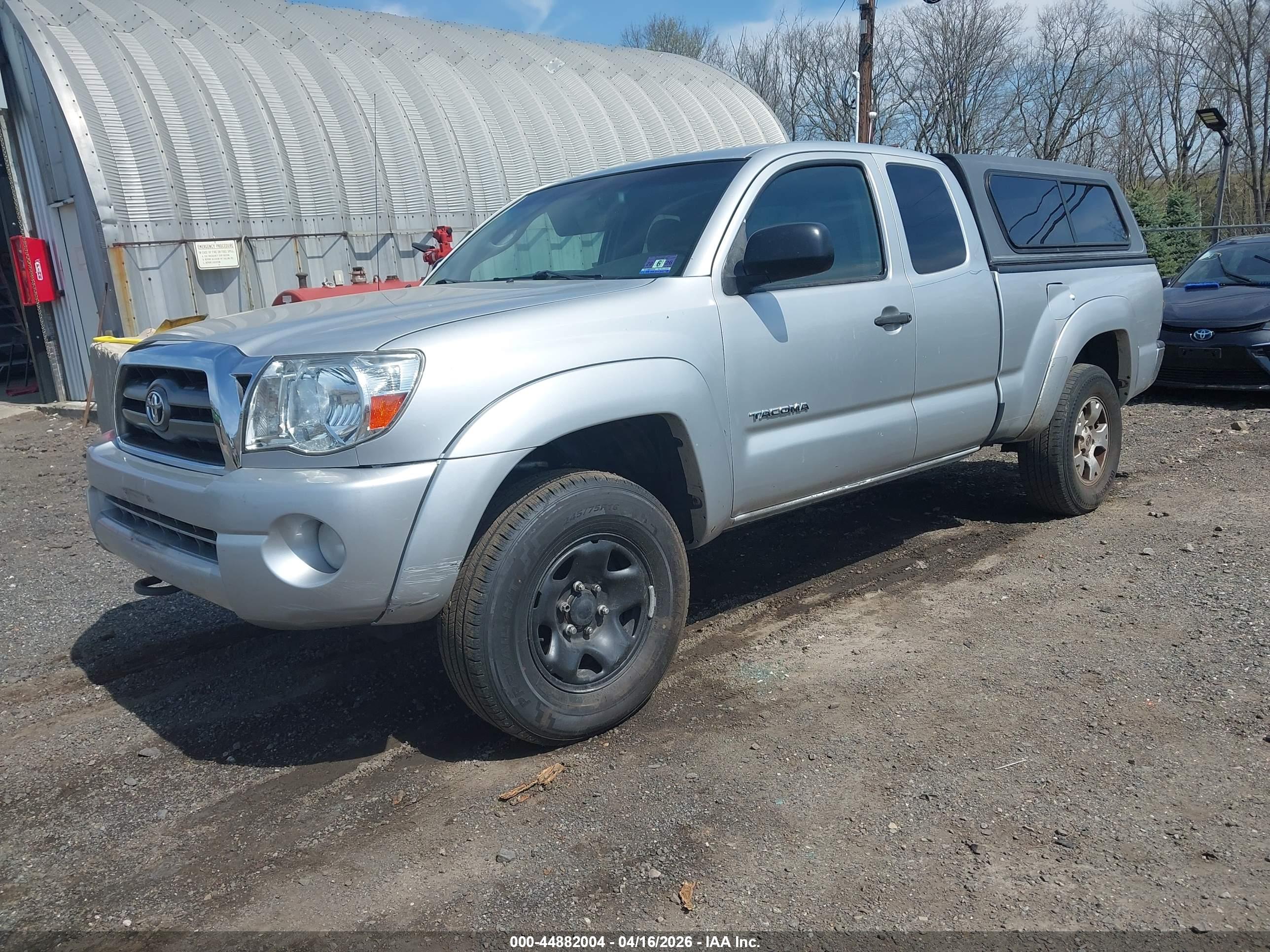 TOYOTA TACOMA image 2