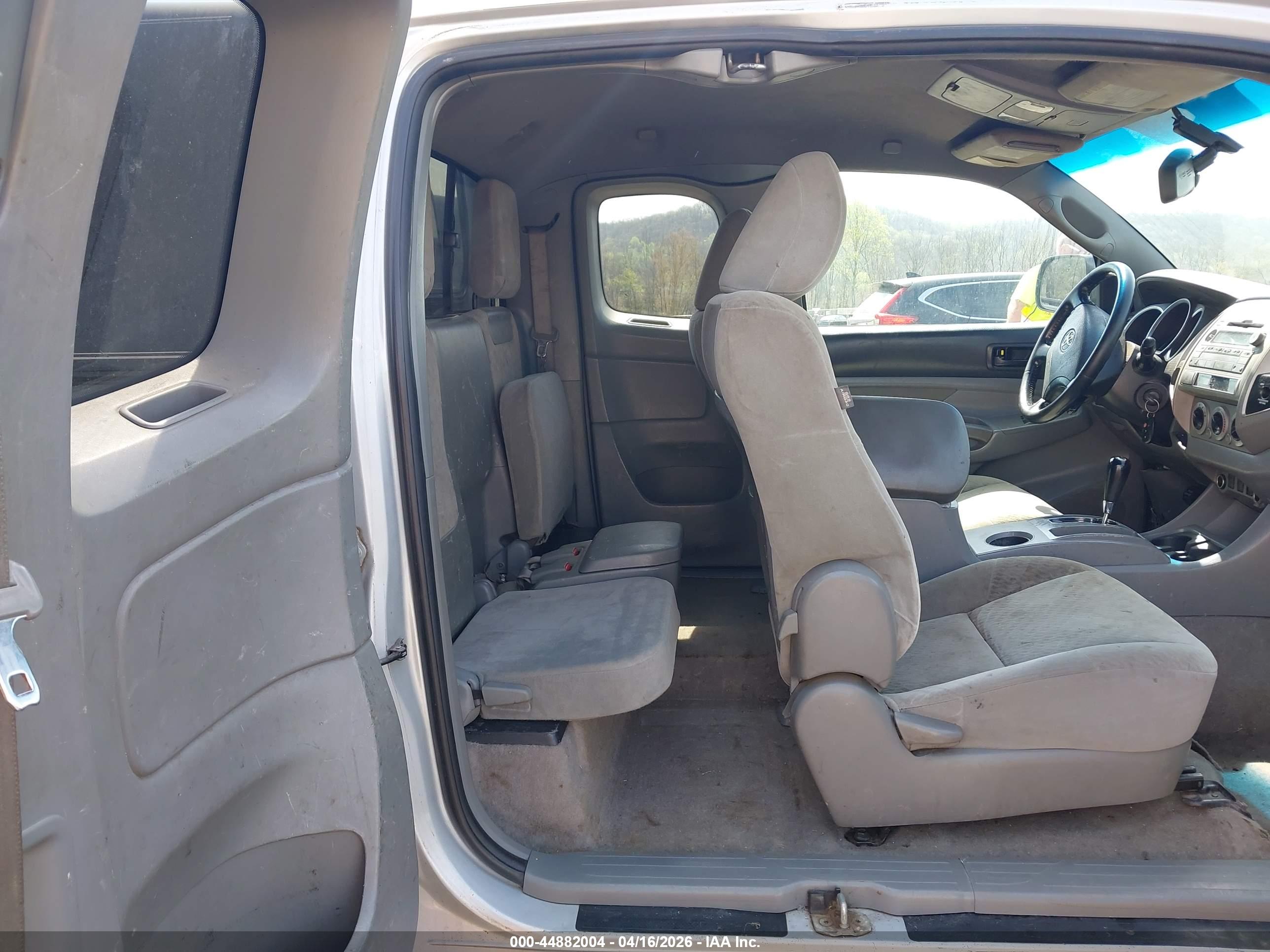 TOYOTA TACOMA image 8