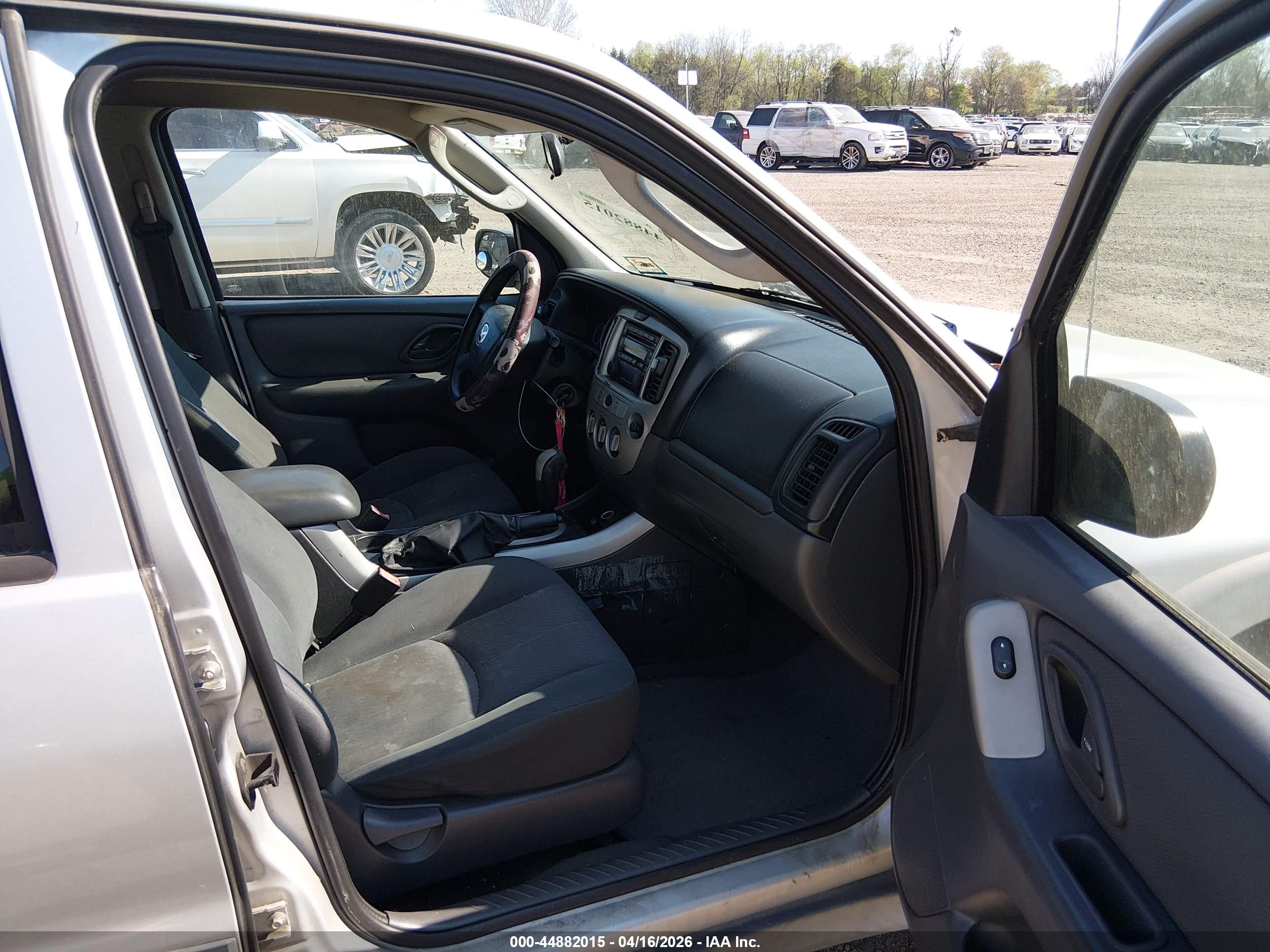 MAZDA TRIBUTE image 5