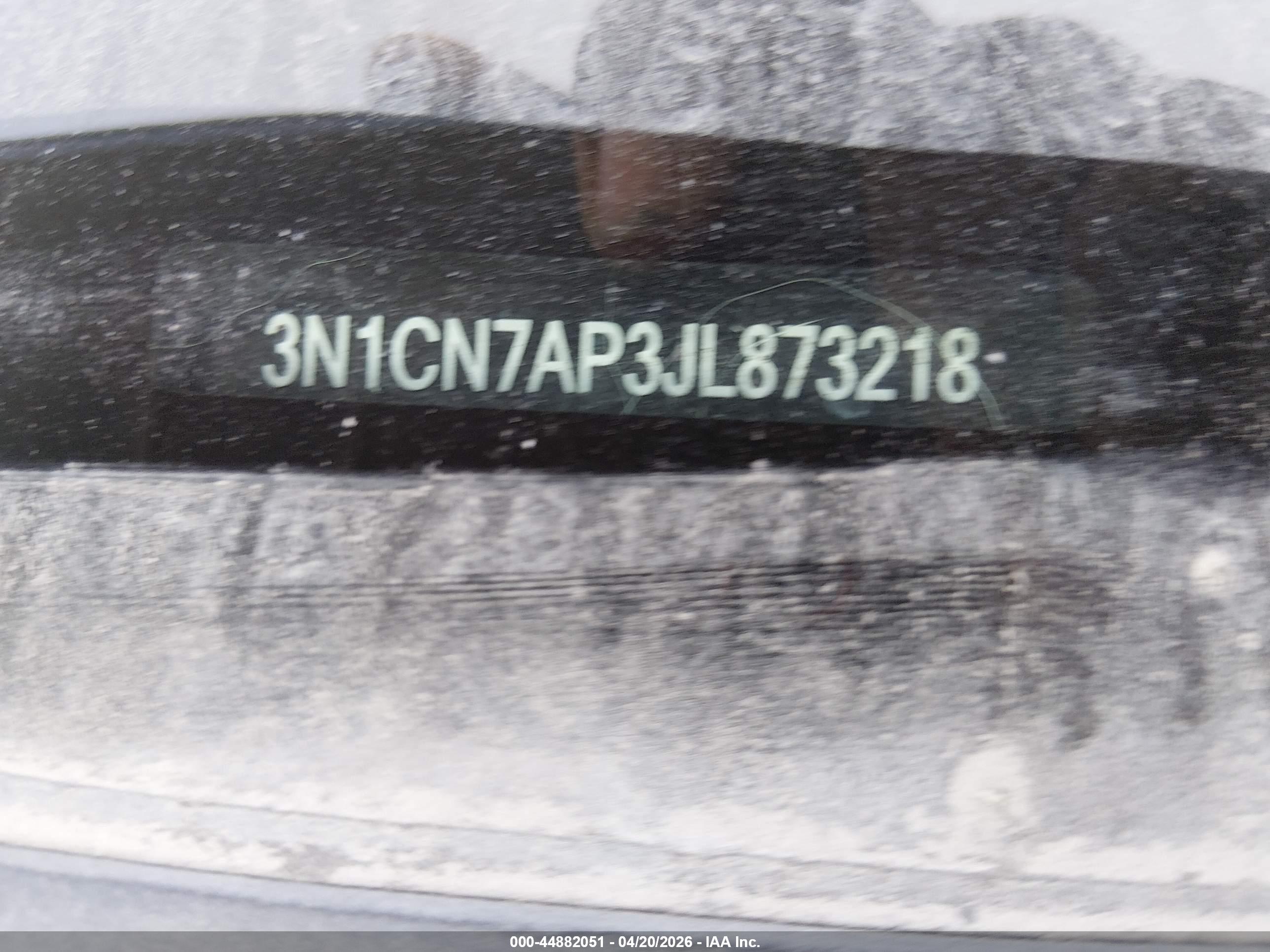 NISSAN VERSA image 9