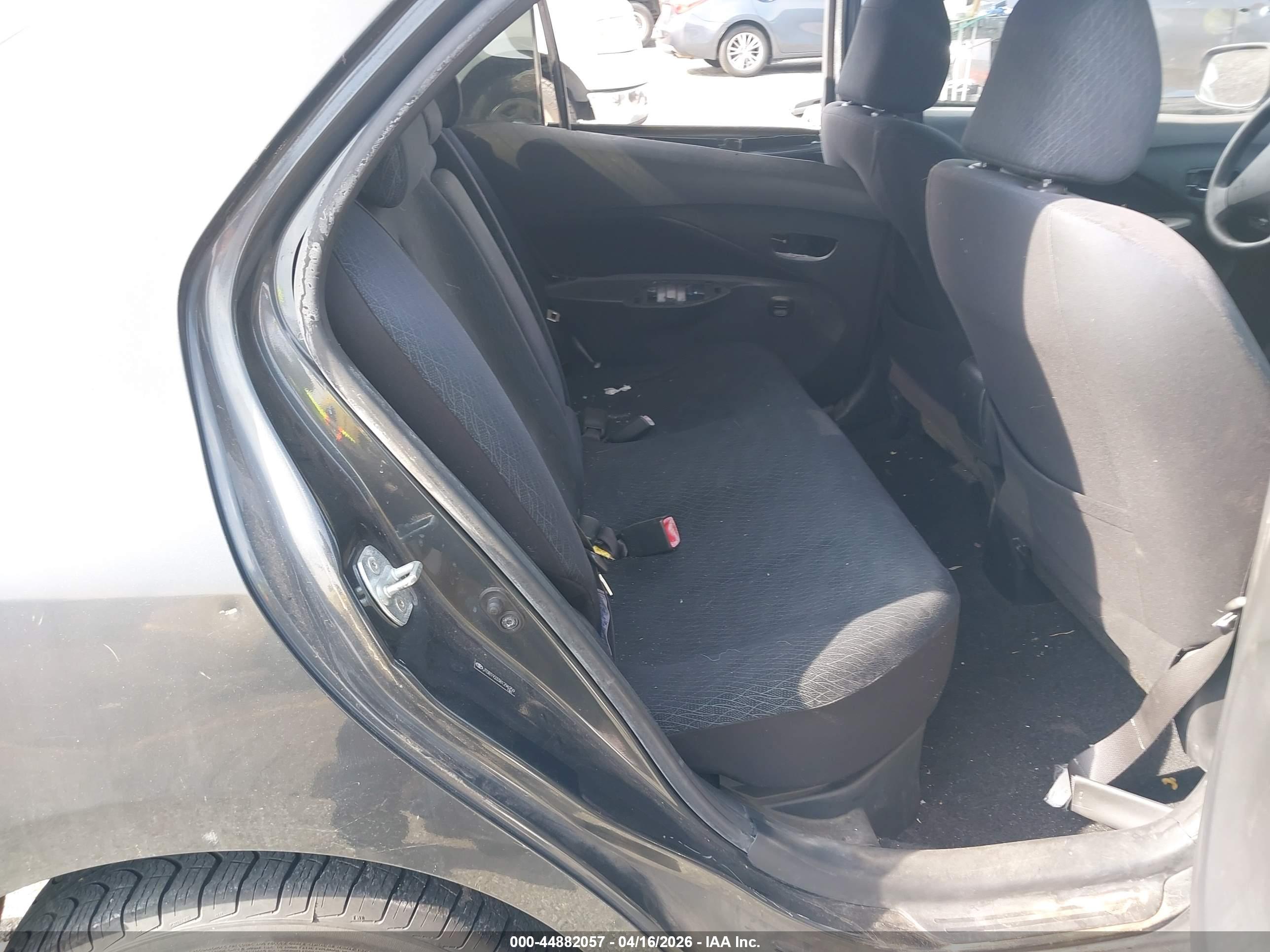 TOYOTA YARIS image 8