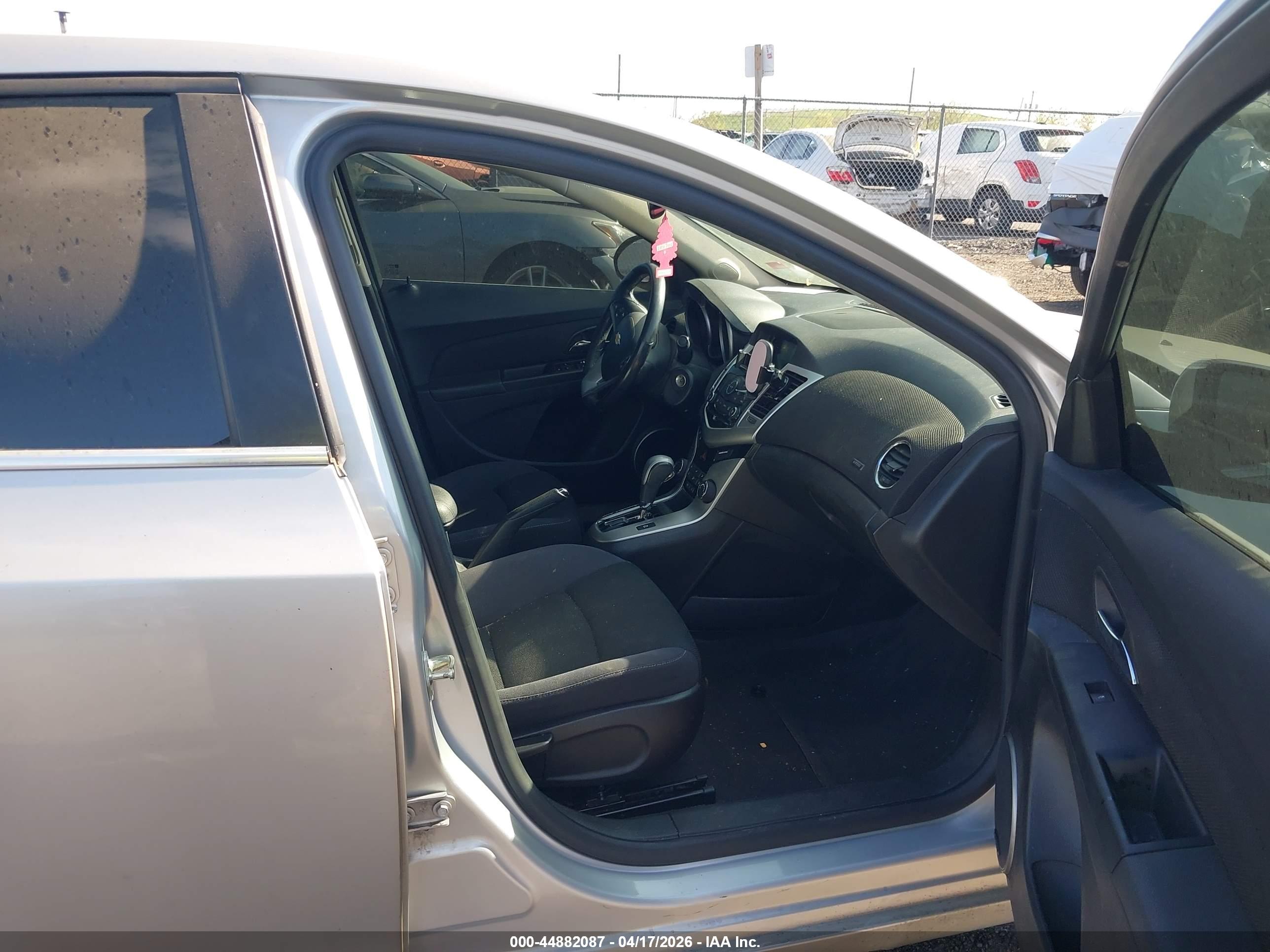 CHEVROLET CRUZE image 5